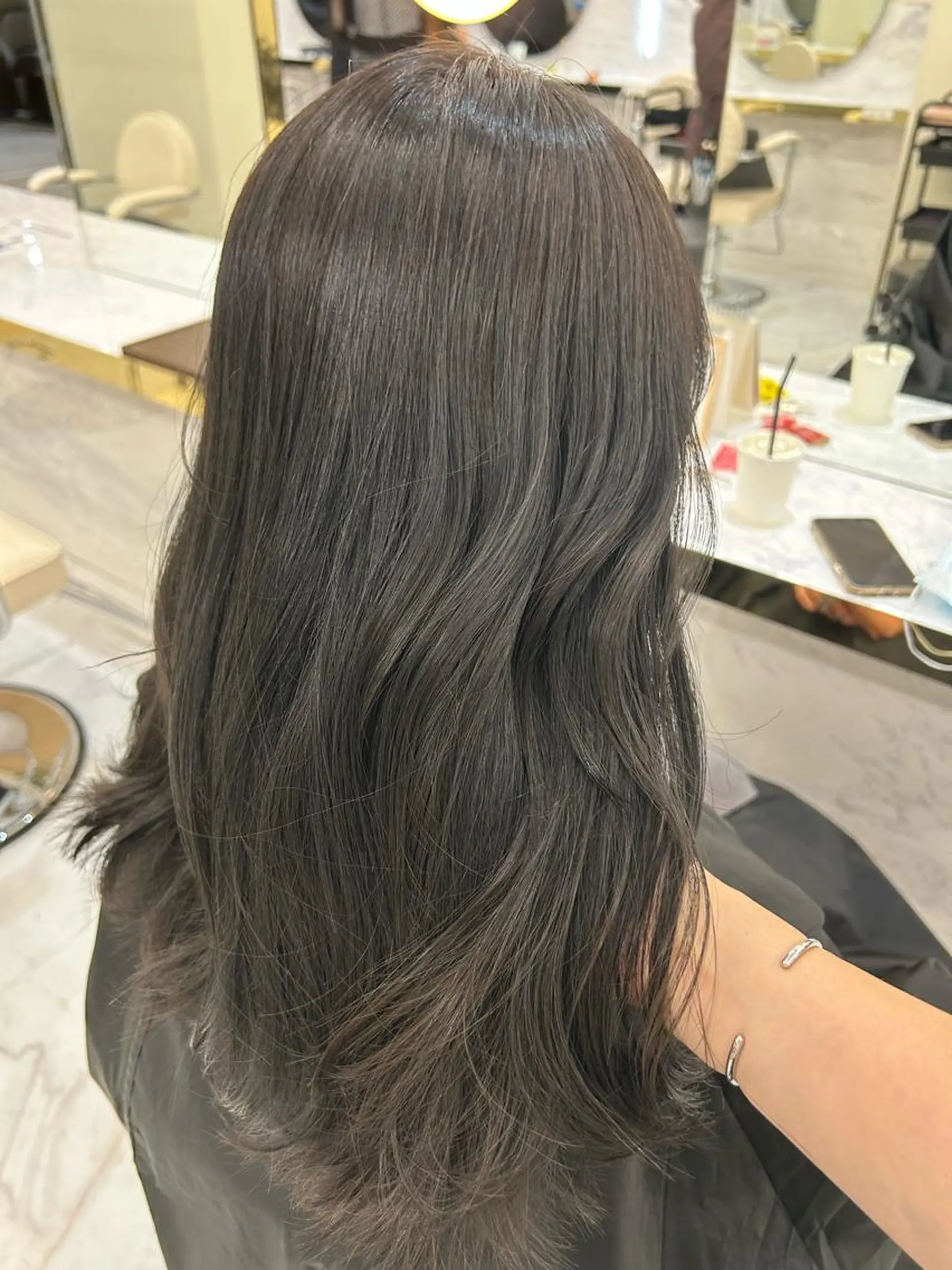 セミロング 髪質改善カラー 🫧川井麻由のヘアスタイル