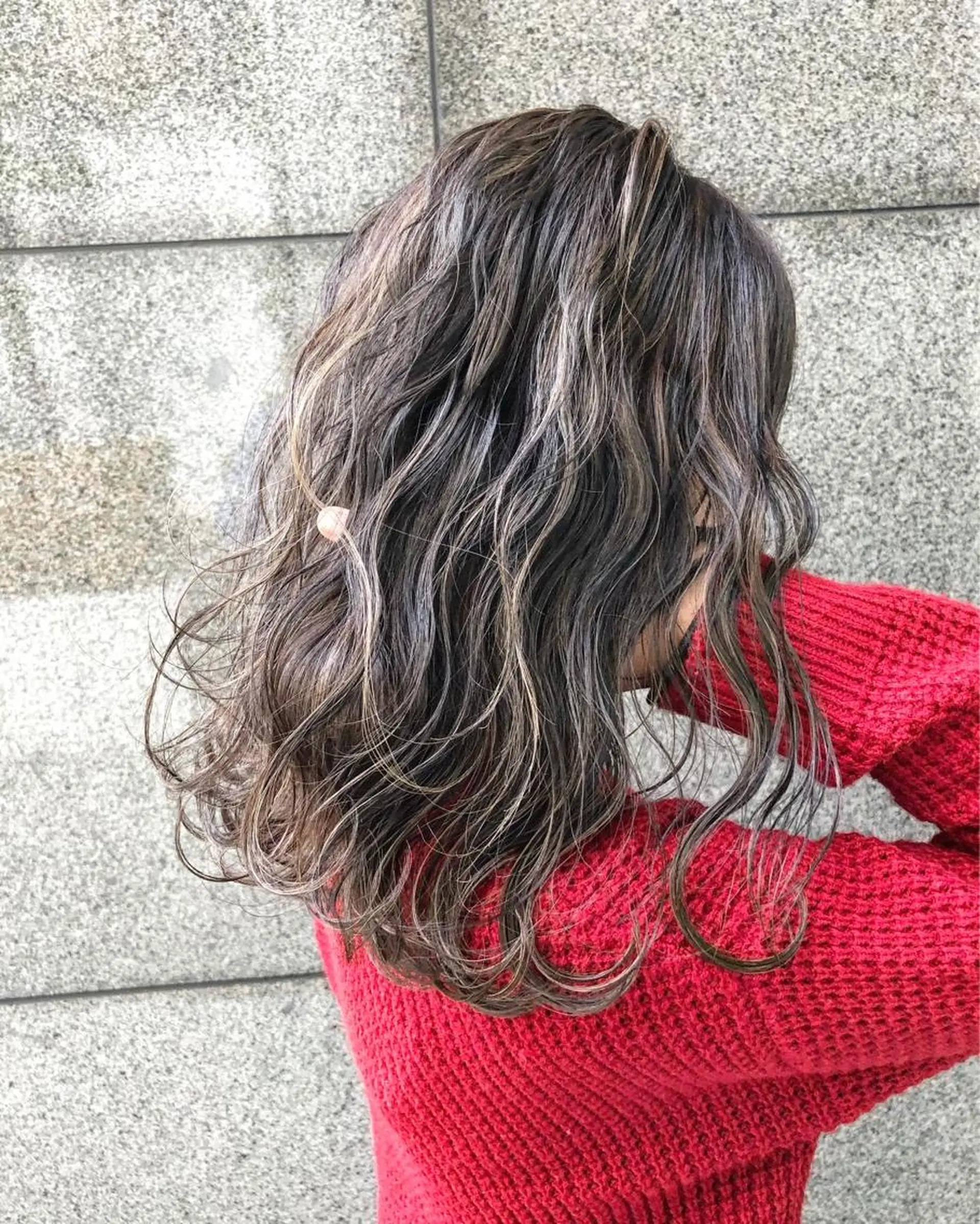 セミロング REVE所属・TAKU 美容師のヘアスタイル