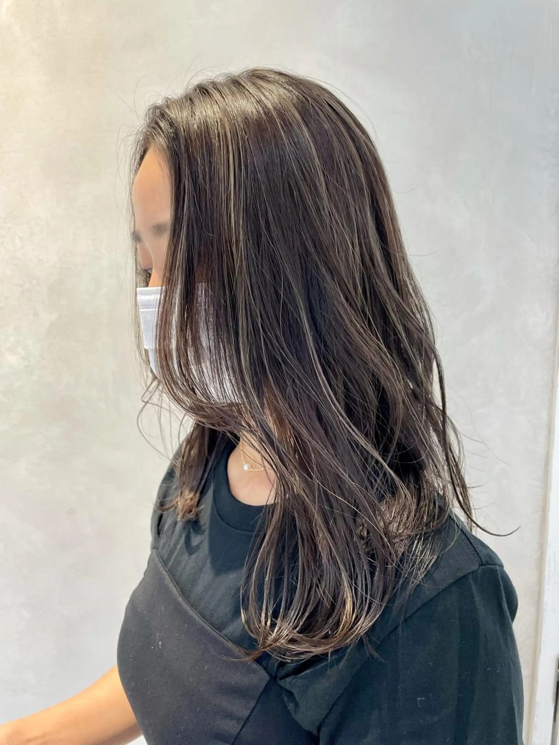 ロング カラー 透明感カラー ハイライトカラー ハイライト 若林 良のヘアスタイル