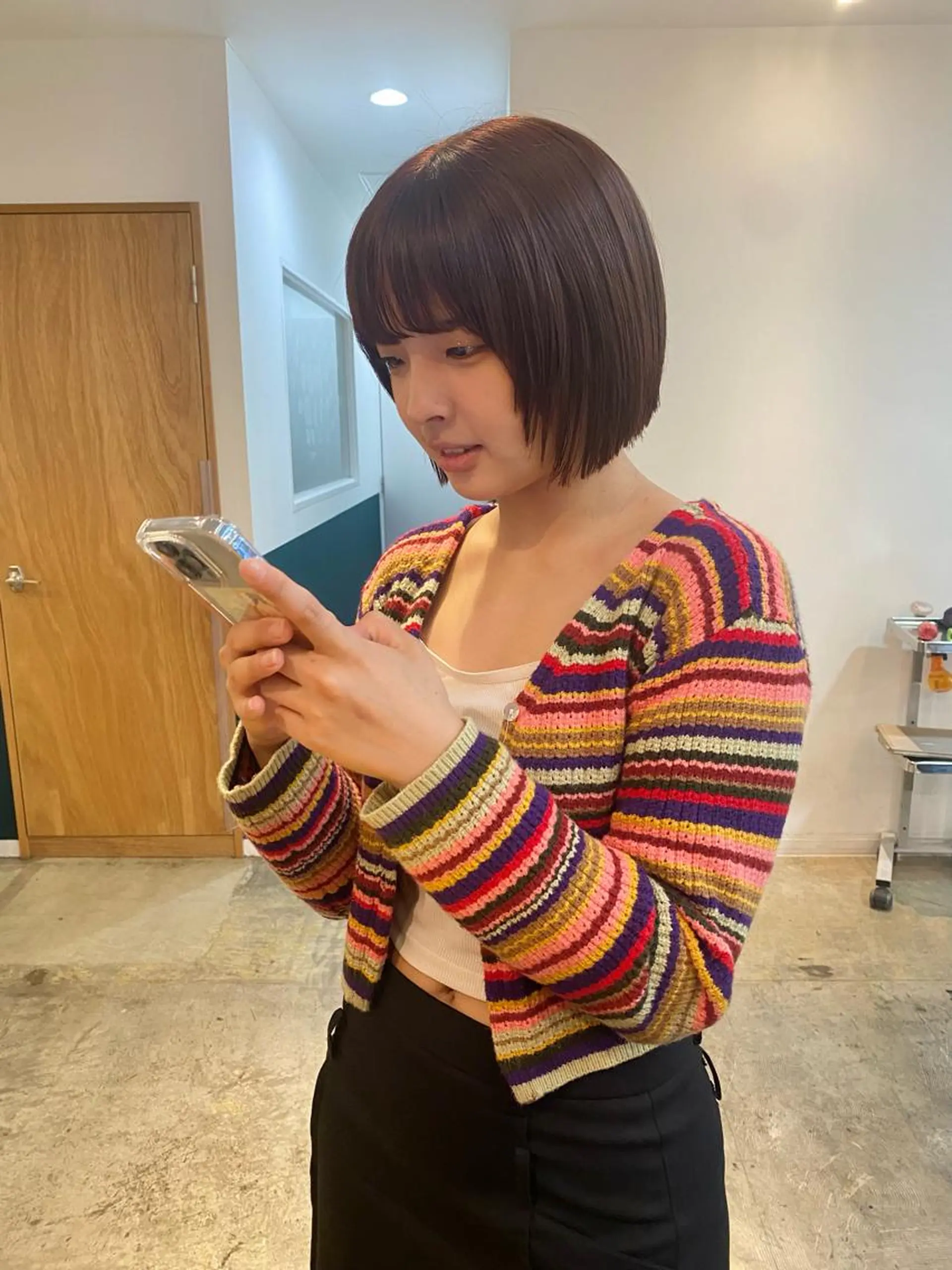 ショート ピンクブラウン ボブ 顔まわりレイヤー レイヤーカット 聖斗 /ハイトーン/パーマのヘアスタイル