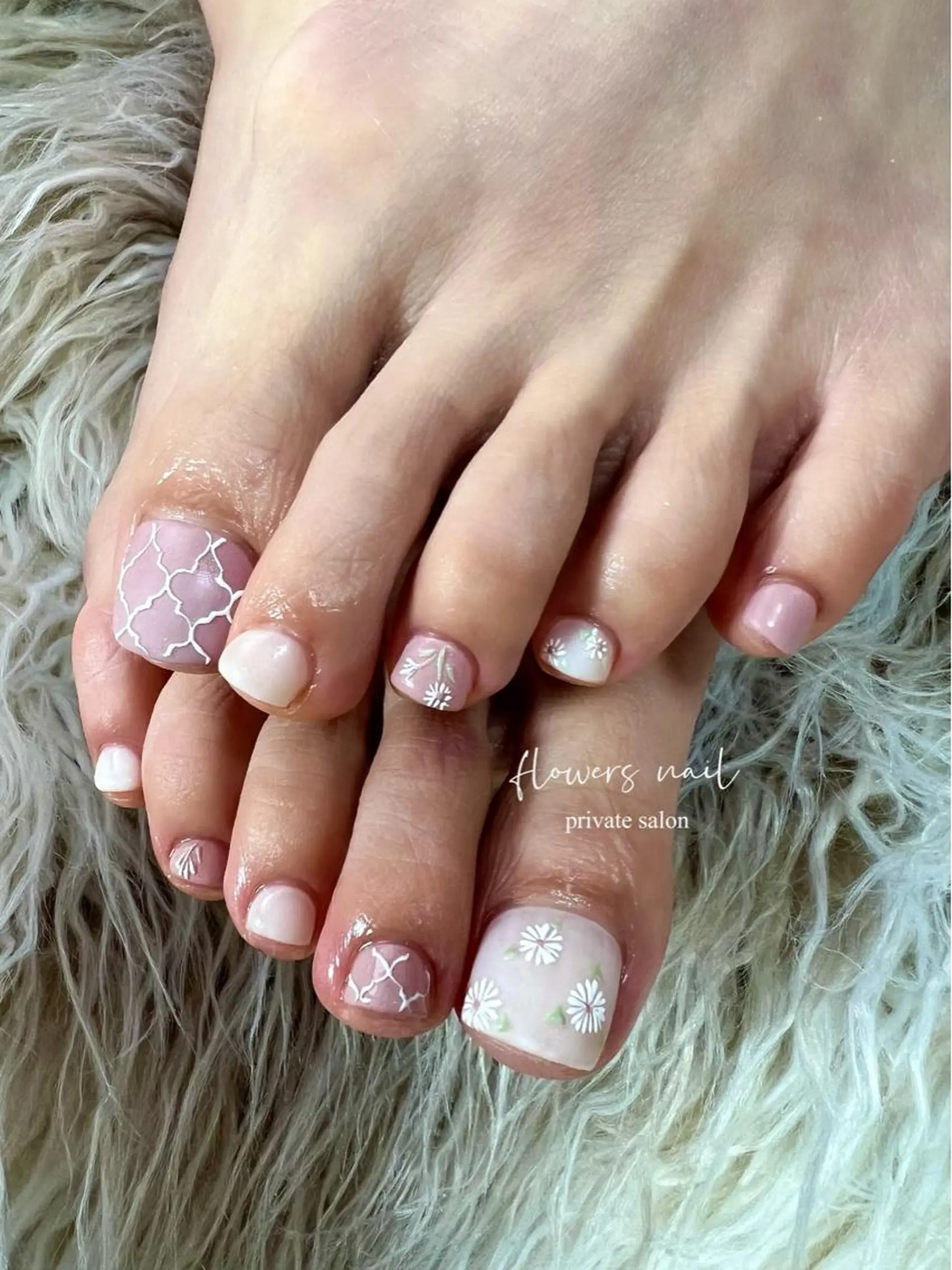 ネイル フットネイル ジェルネイル 持ち込み パラジェル ピンク フットネイル flowers nailのネイルデザイン