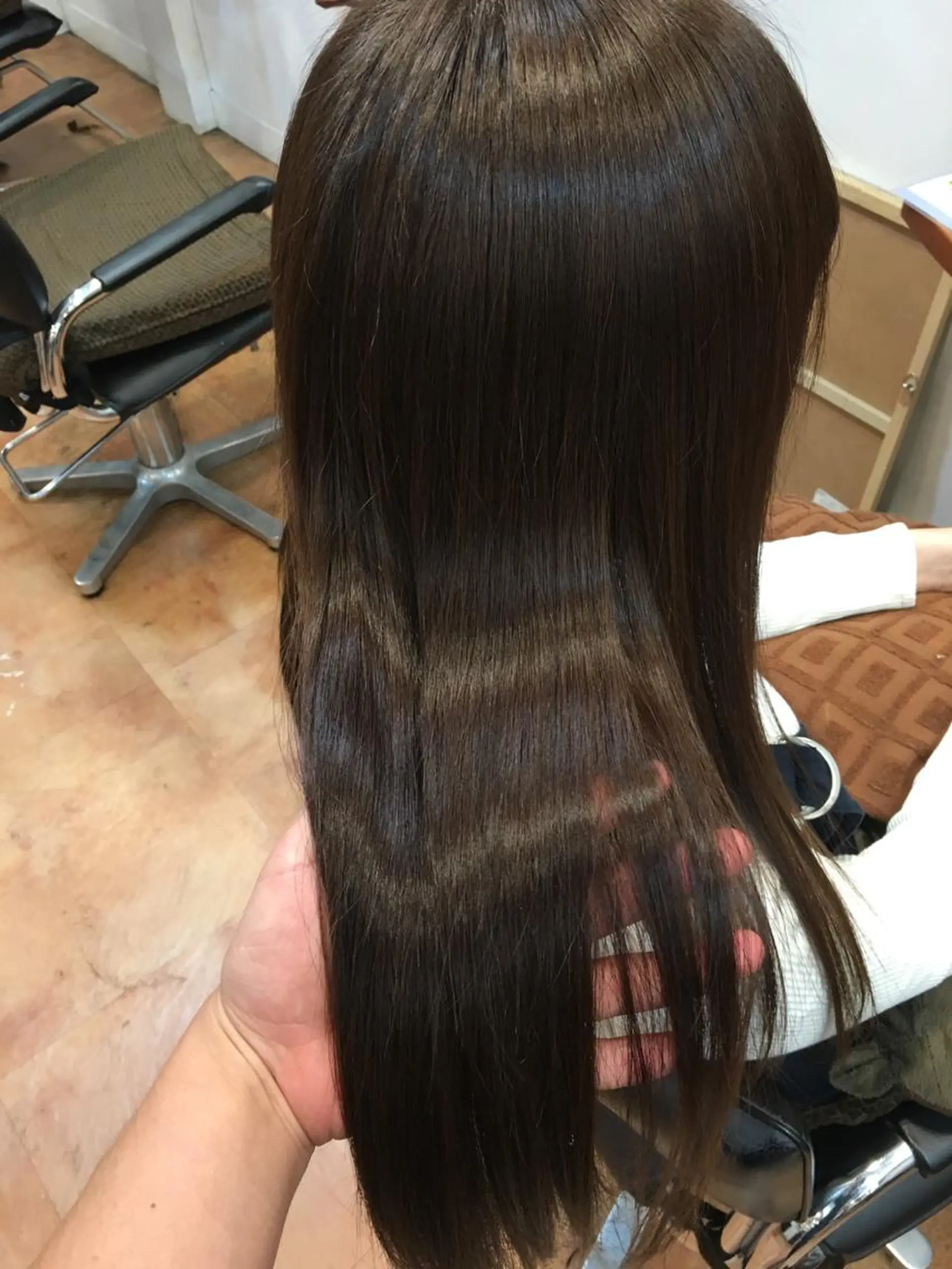 セミロング アッシュ トリートメント LOCO Ko-kiのヘアスタイル