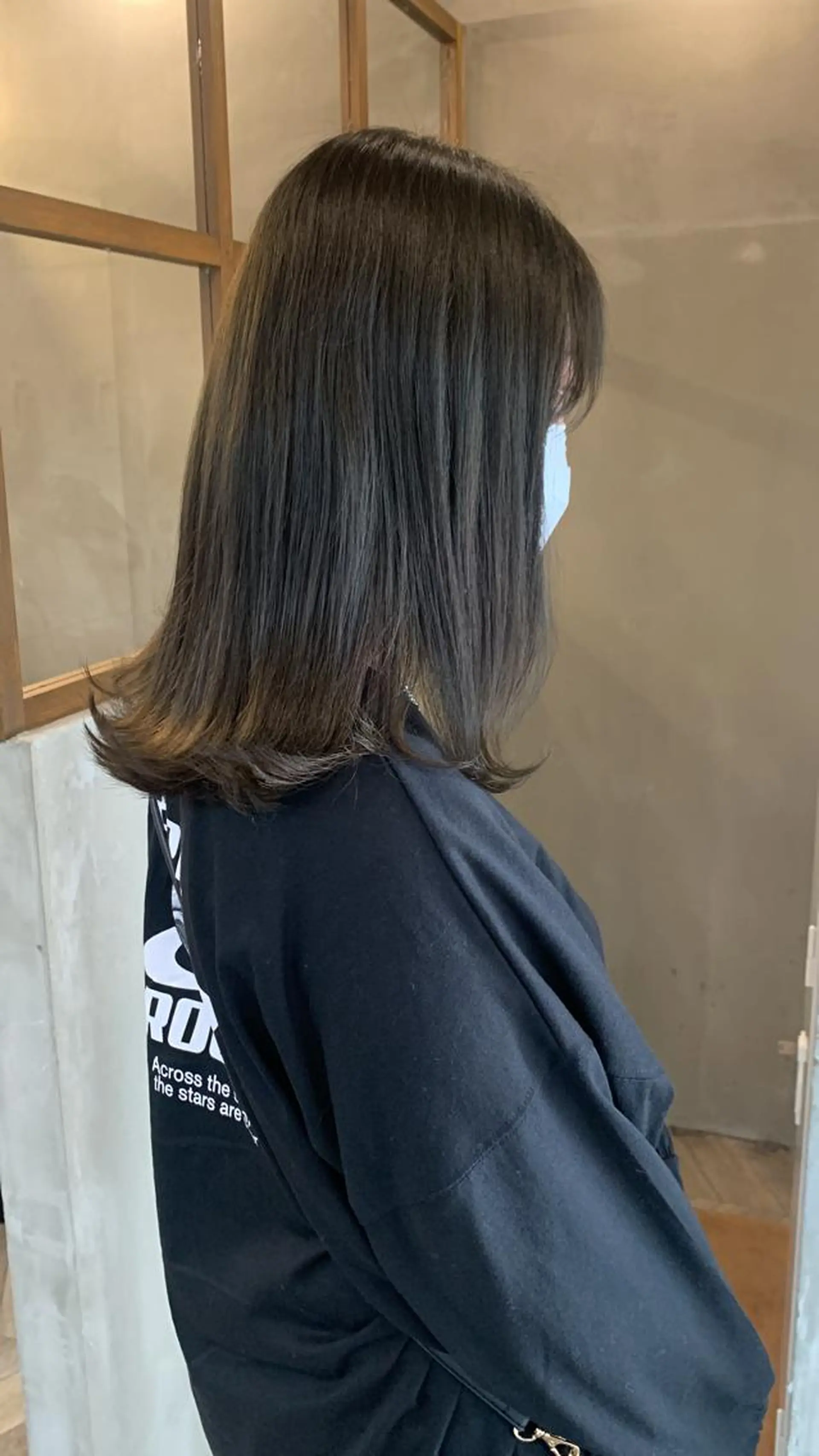 セミロング カラー ベージュカラー ブリーチ ブリーチなしカラー オリーブベージュ ヘアカラー トリートメント ﾖｼﾅｶﾞﾏﾕ🦕 透明感カラーのヘアスタイル