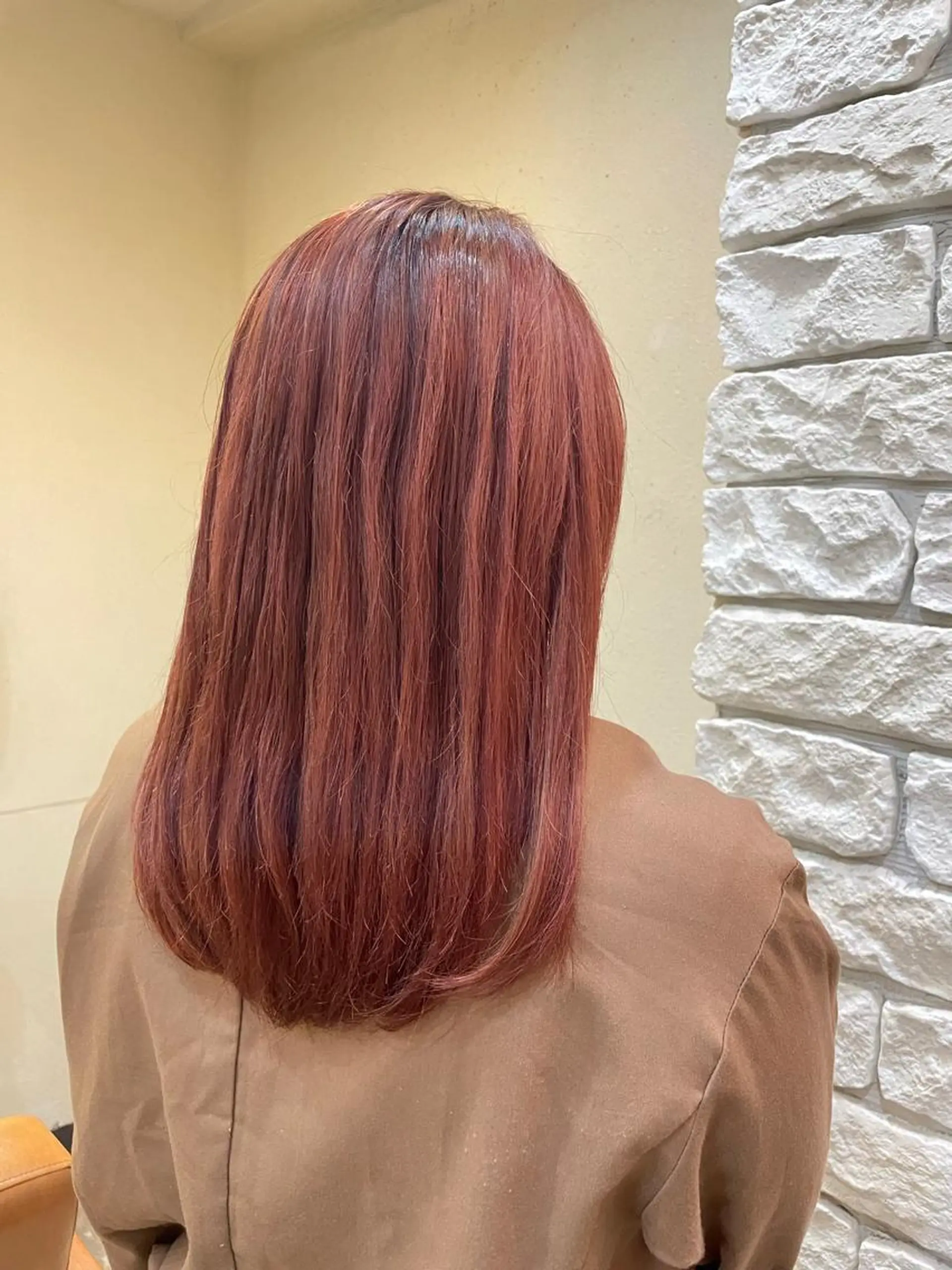 ミディアム オレンジブラウン ヘアカラー コヤナギ ラムのヘアスタイル