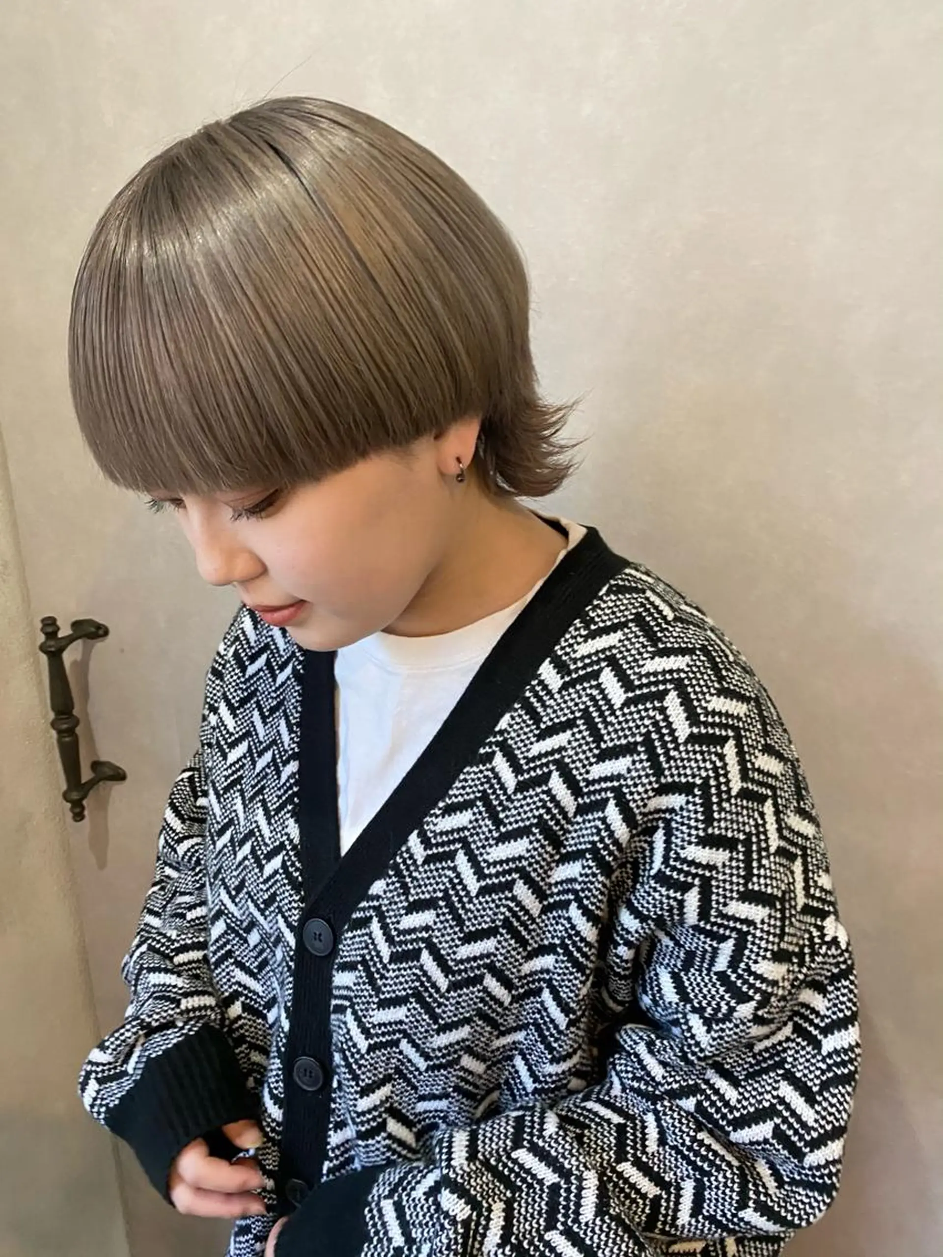 ショート ウルフカット ハイトーンカラー🍑 心斎橋のヘアスタイル