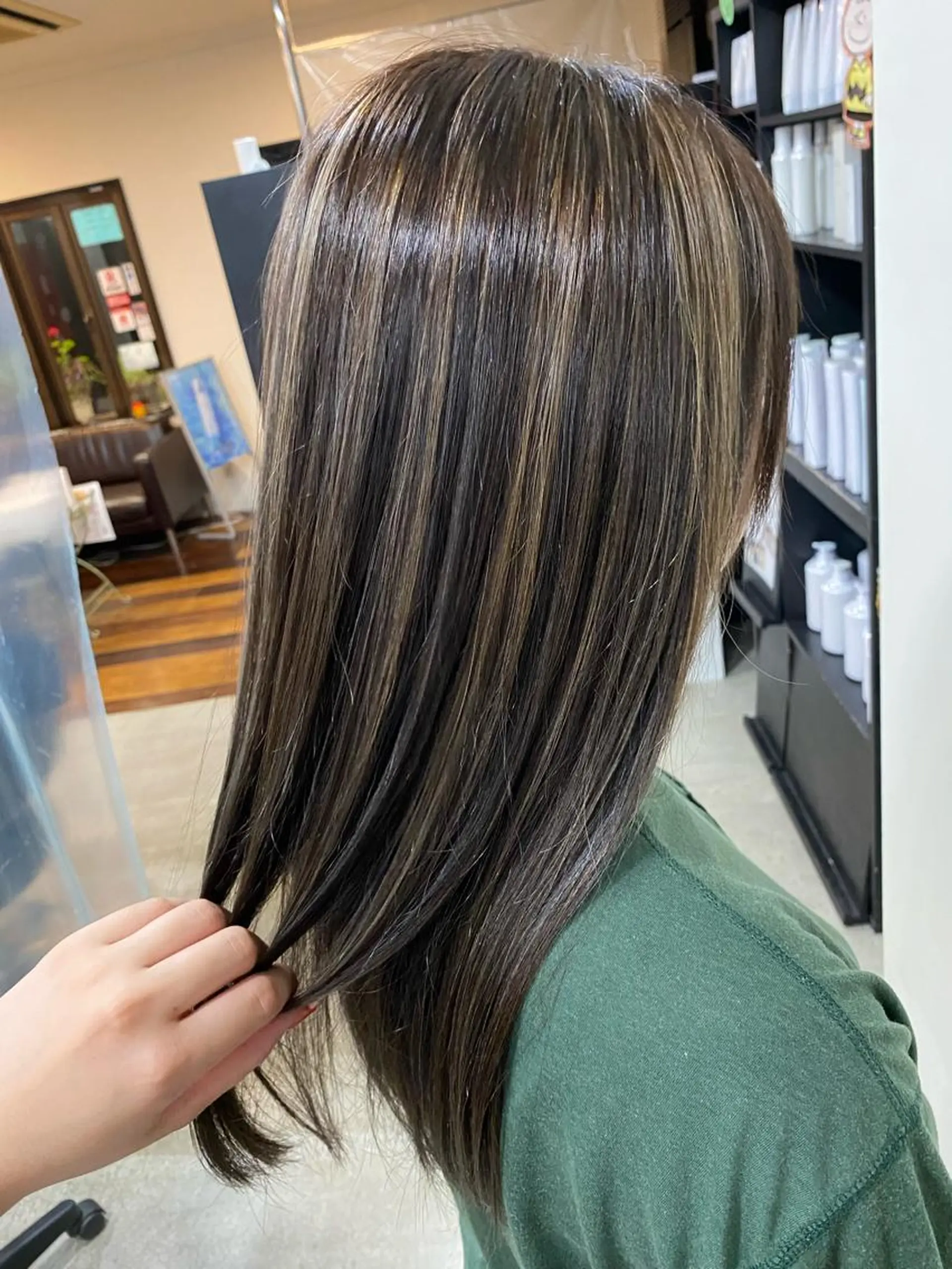 セミロング カラー ハイライトカラー ハイライト Ami アミのヘアスタイル