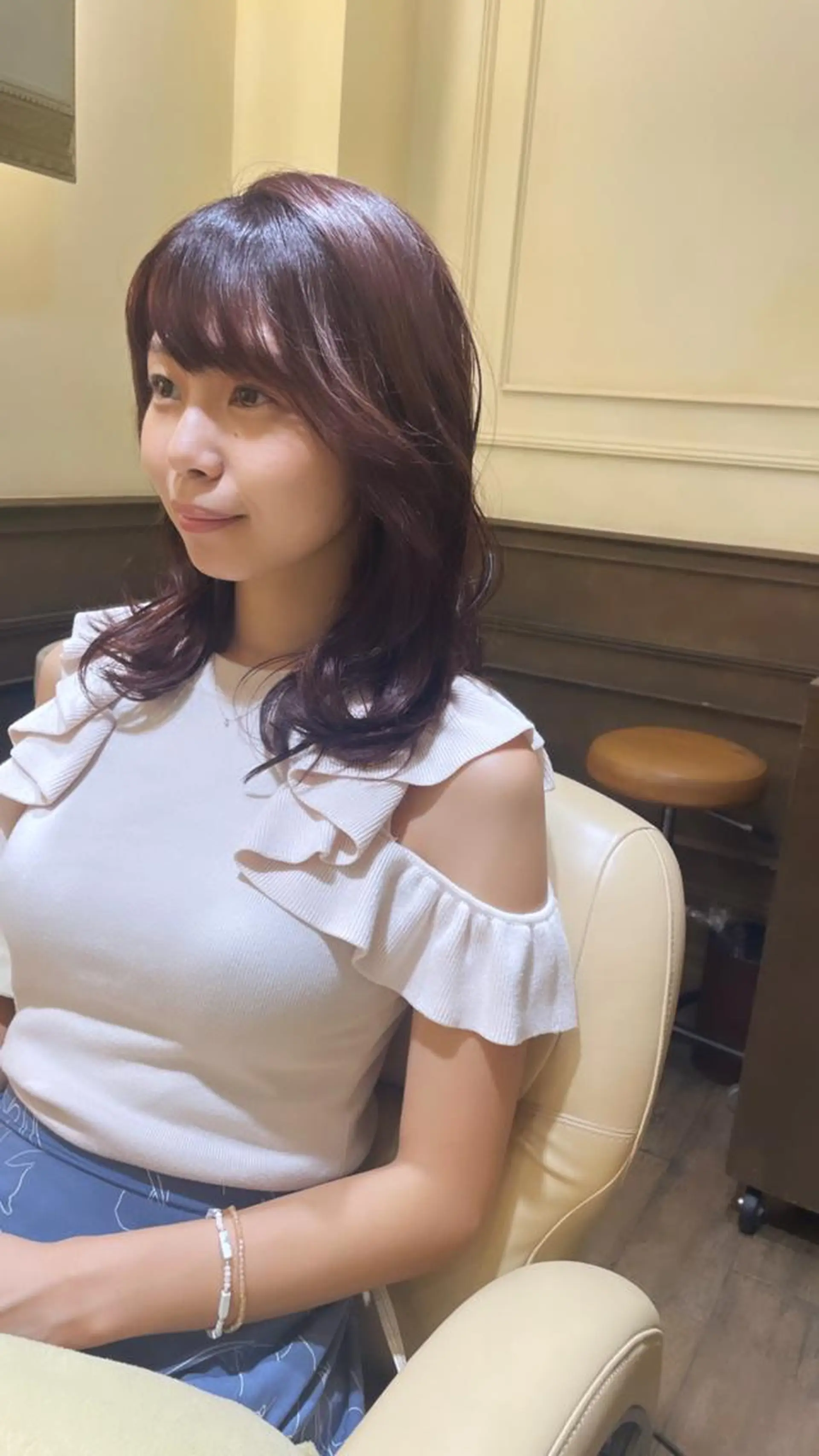 ミディアム カラー ブリーチ＆縮毛矯正 🧸ともき🧸のヘアスタイル