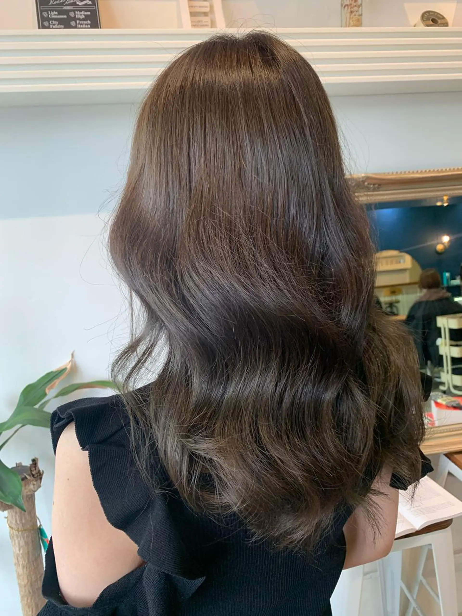 セミロング ヘアカラー トリートメント ヘッドスパ ヘアセット 山口 竣也のヘアスタイル