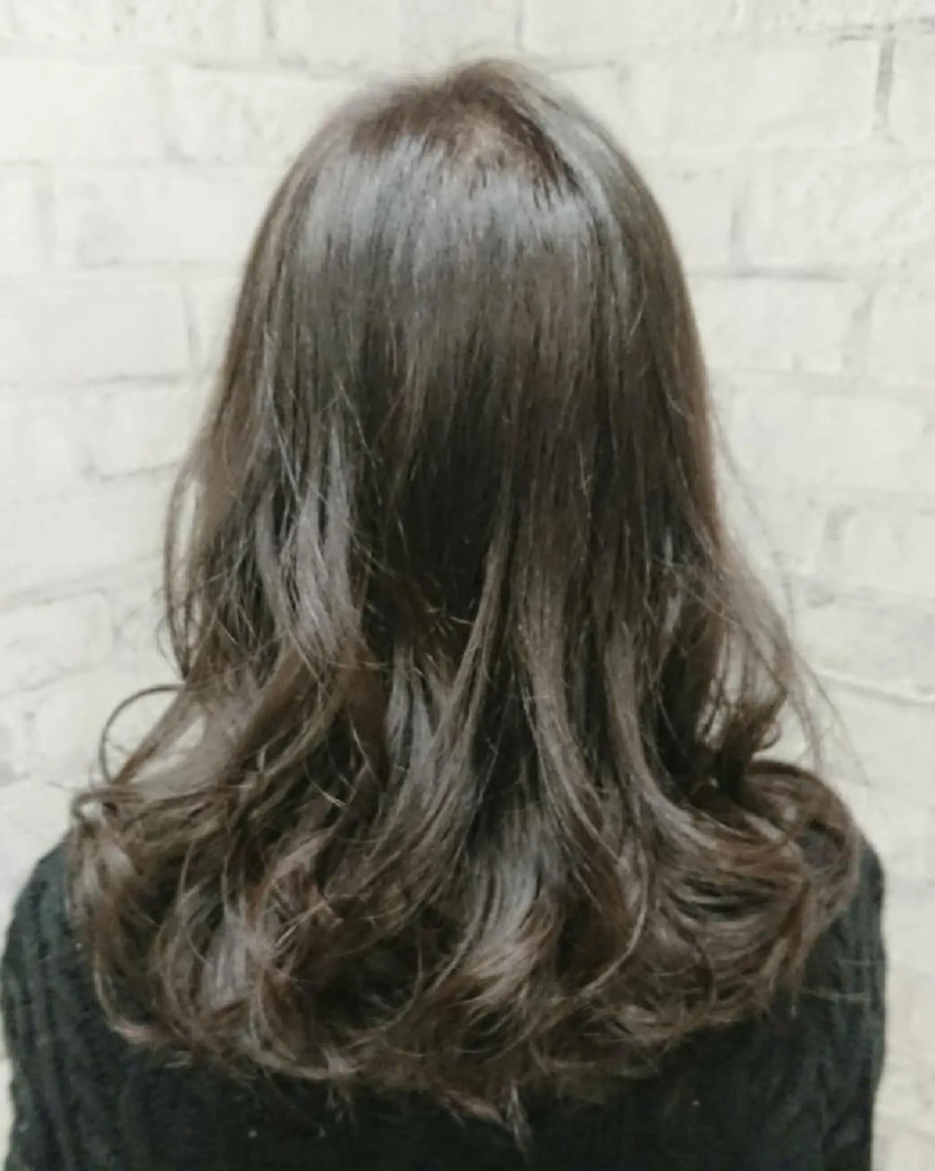 カラー セミロング ヘアアレンジ アッシュ アッシュグレー ブリーチ ブリーチなしカラー ヘアカラー トリートメント 秋山 幸太のヘアスタイル