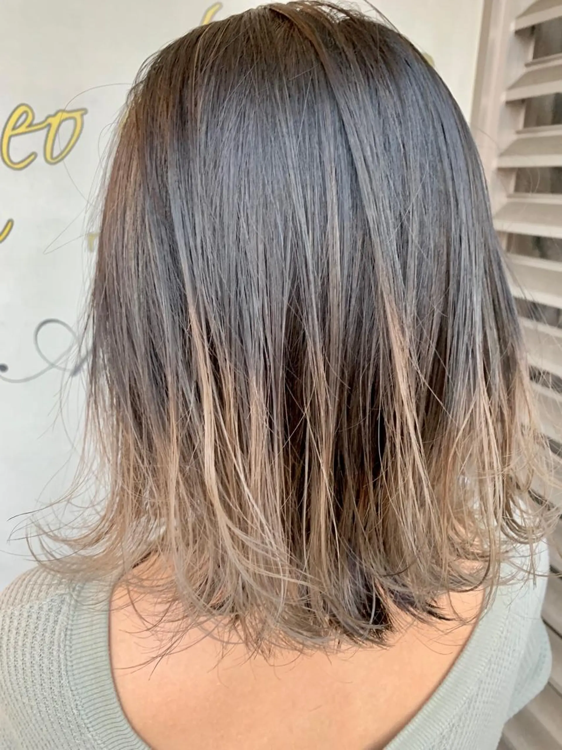 ミディアム ハイライト ROBBY HIMERIのヘアスタイル