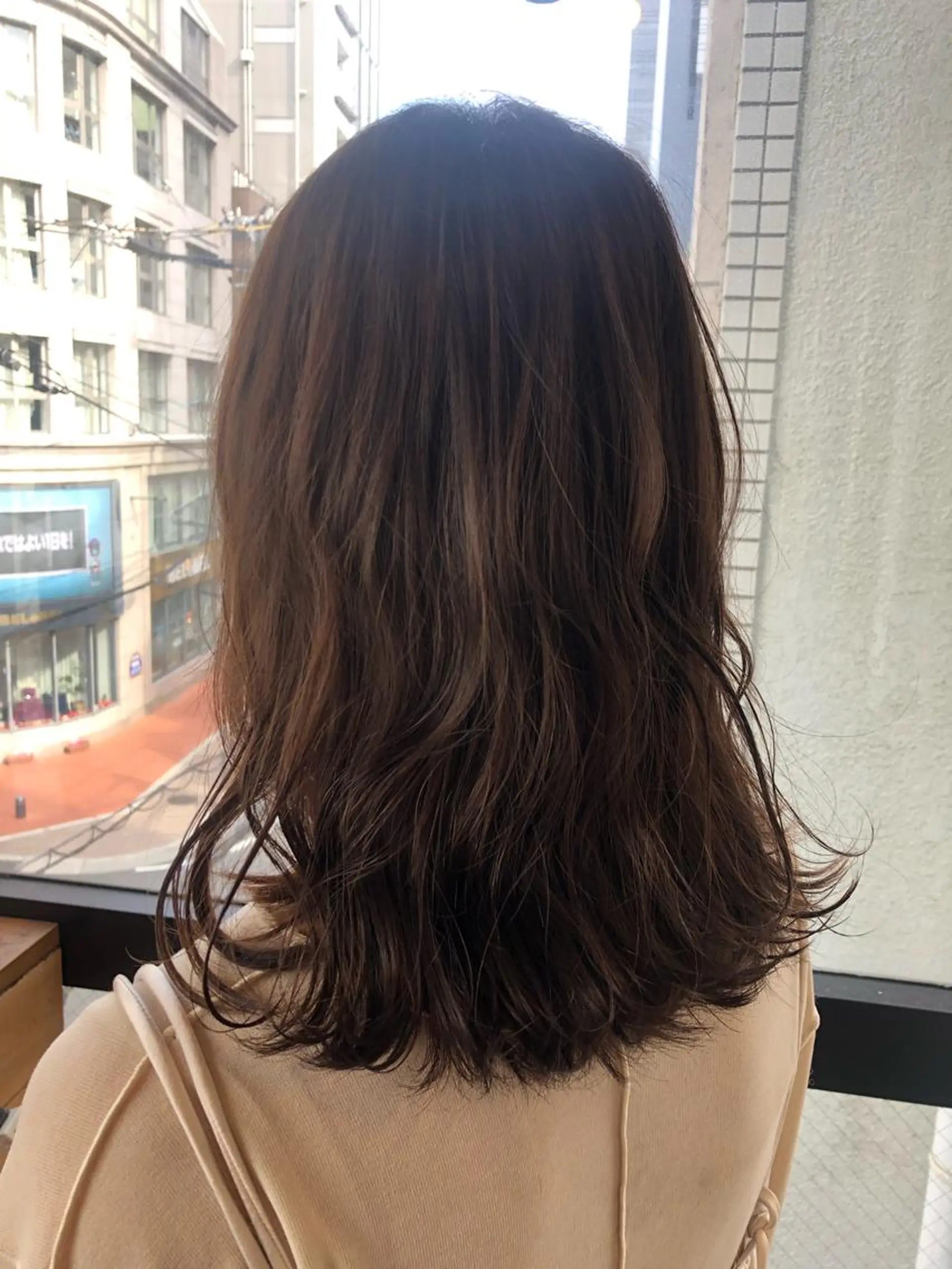 ミディアム カラー 髪質改善&ブリーチ 伊勢 祐一郎のヘアスタイル