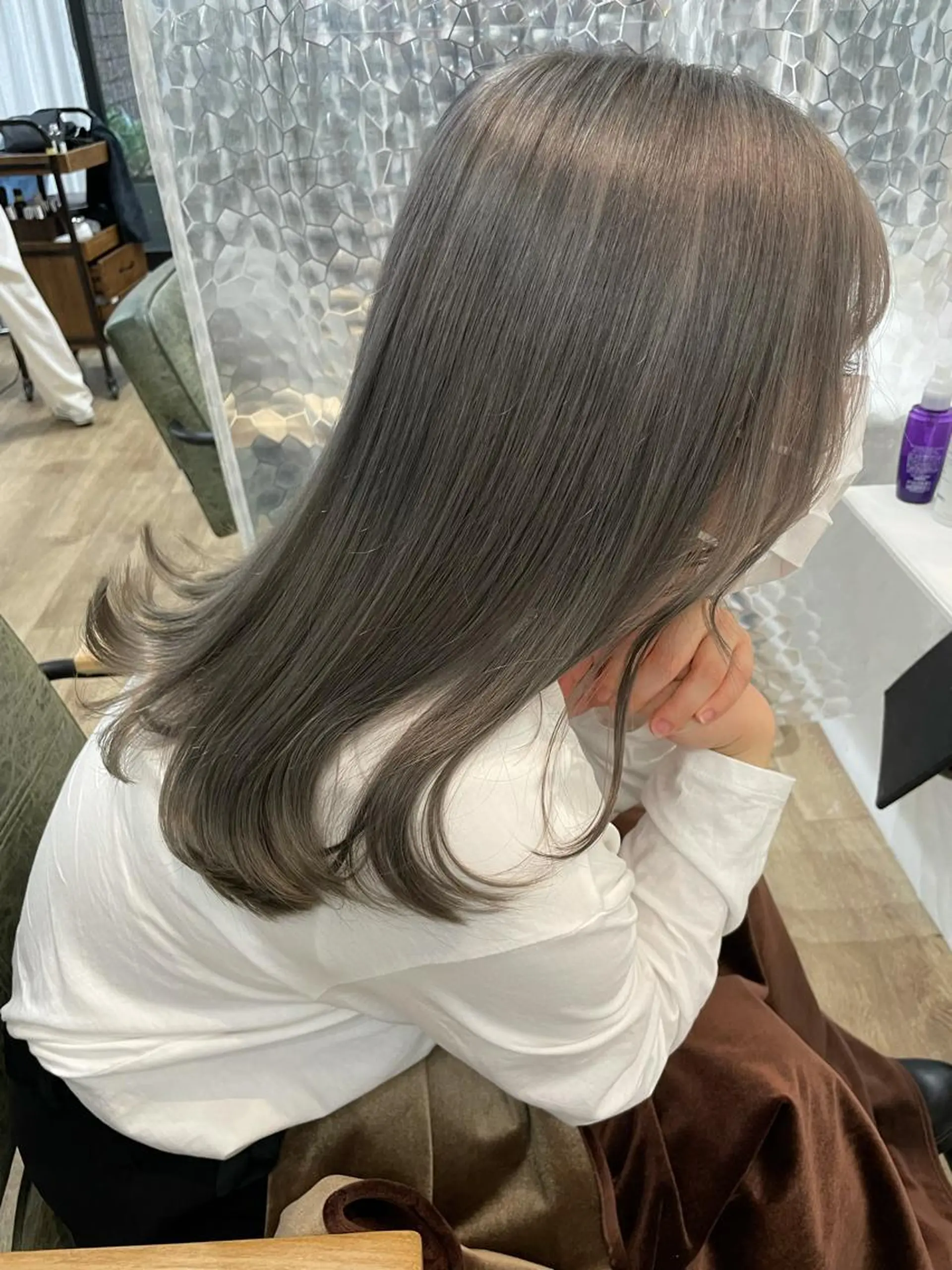セミロング カラー ブリーチ グレージュ カット ヘアカラー トリートメント レイヤー/顔周り /AKARIのヘアスタイル