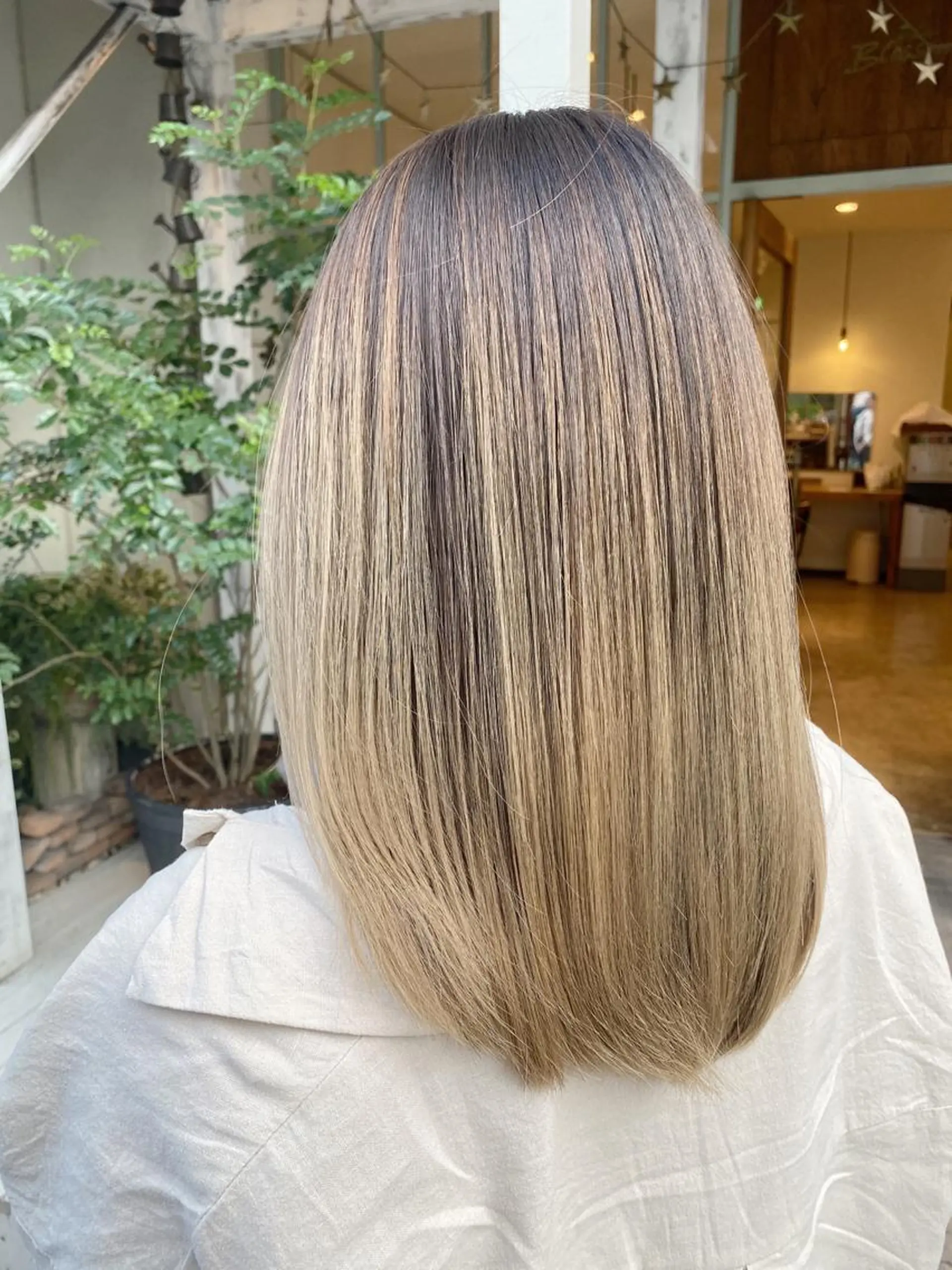 セミロング カラー ヘアカラー トリートメント 入江 允のヘアスタイル
