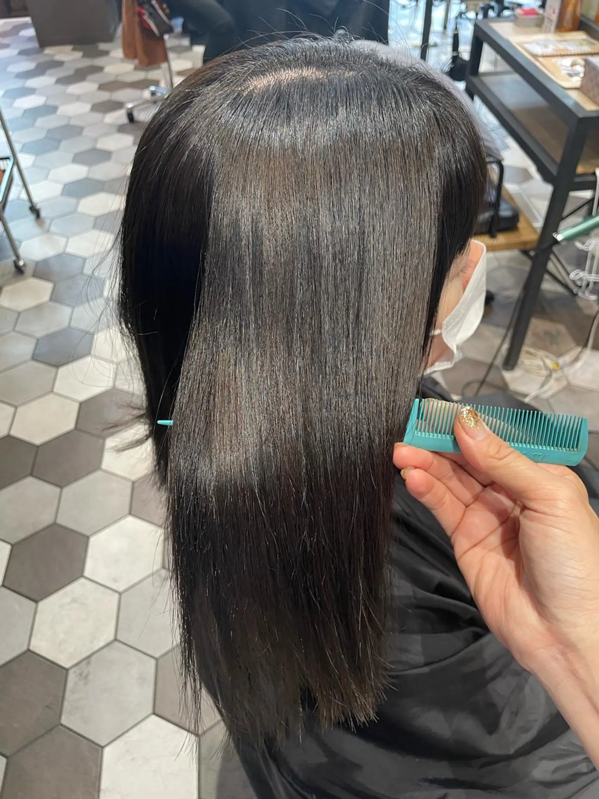 セミロング 髪質改善カラー 🫧川井麻由のヘアスタイル