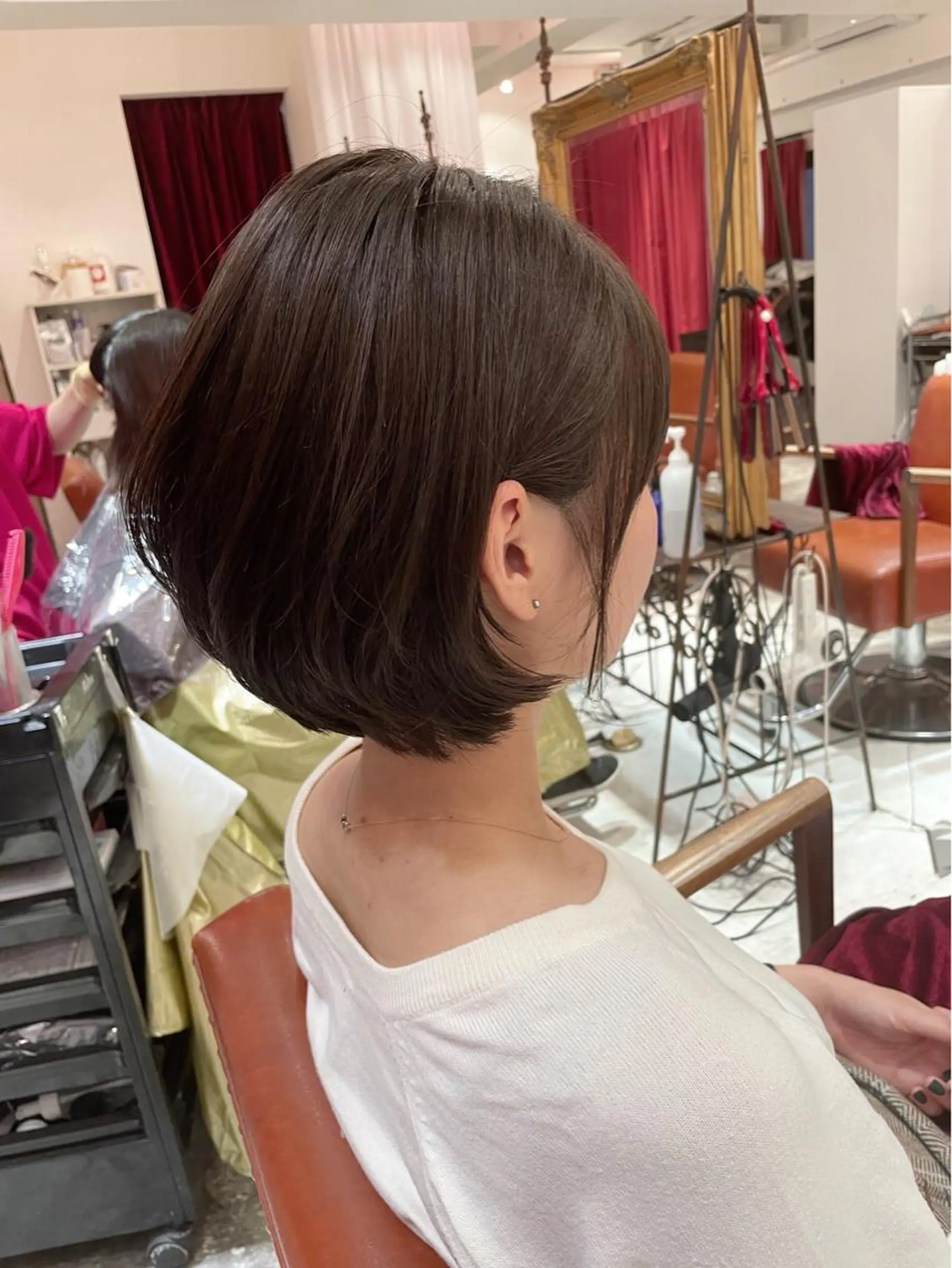 ショート カラー パーマ BEBE所属・ブリーチなし 透明感カラーKANAのヘアスタイル