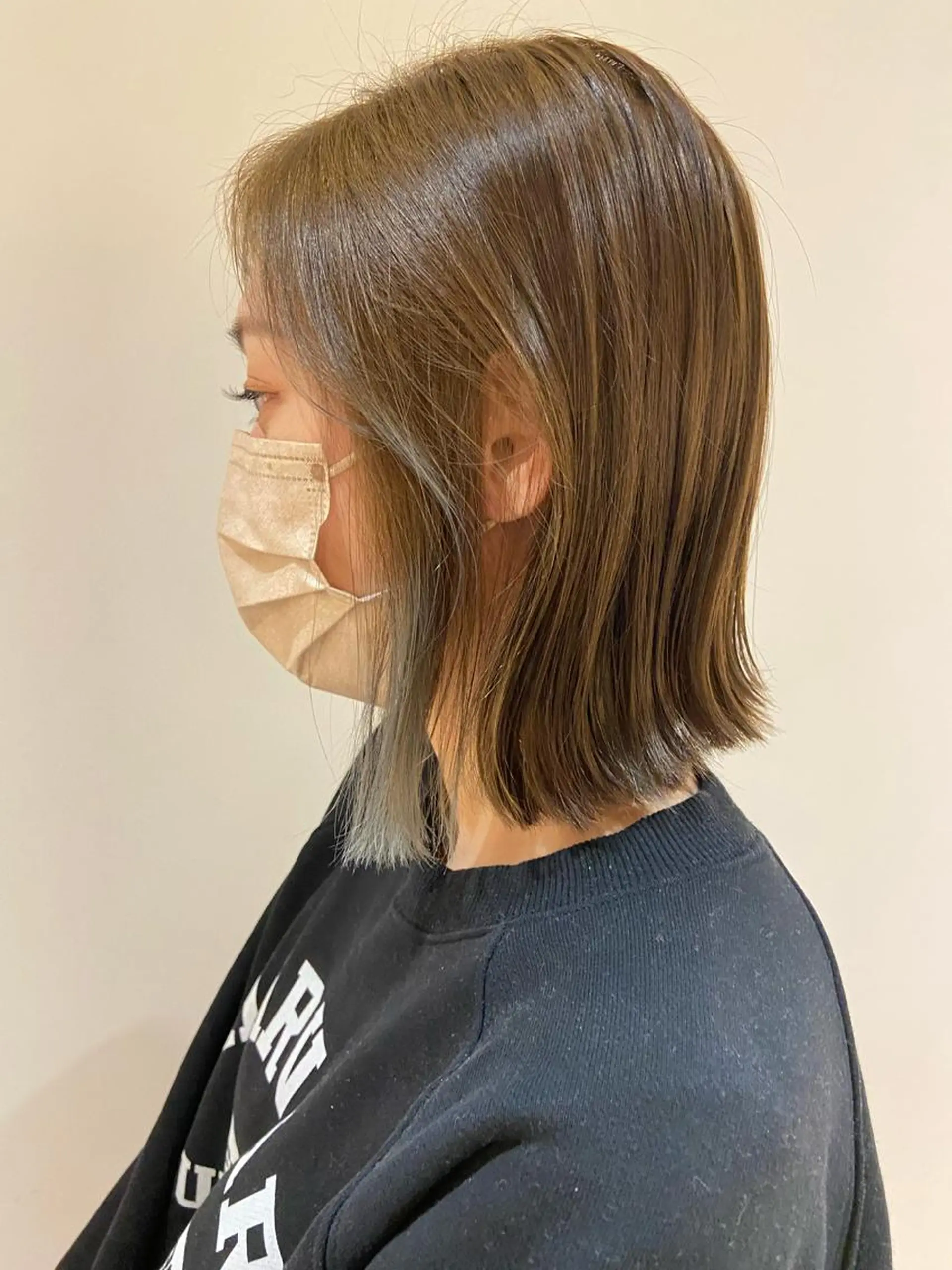 カラー アッシュ ホワイトアッシュ ヘアカラー 大塚 夏生のヘアスタイル