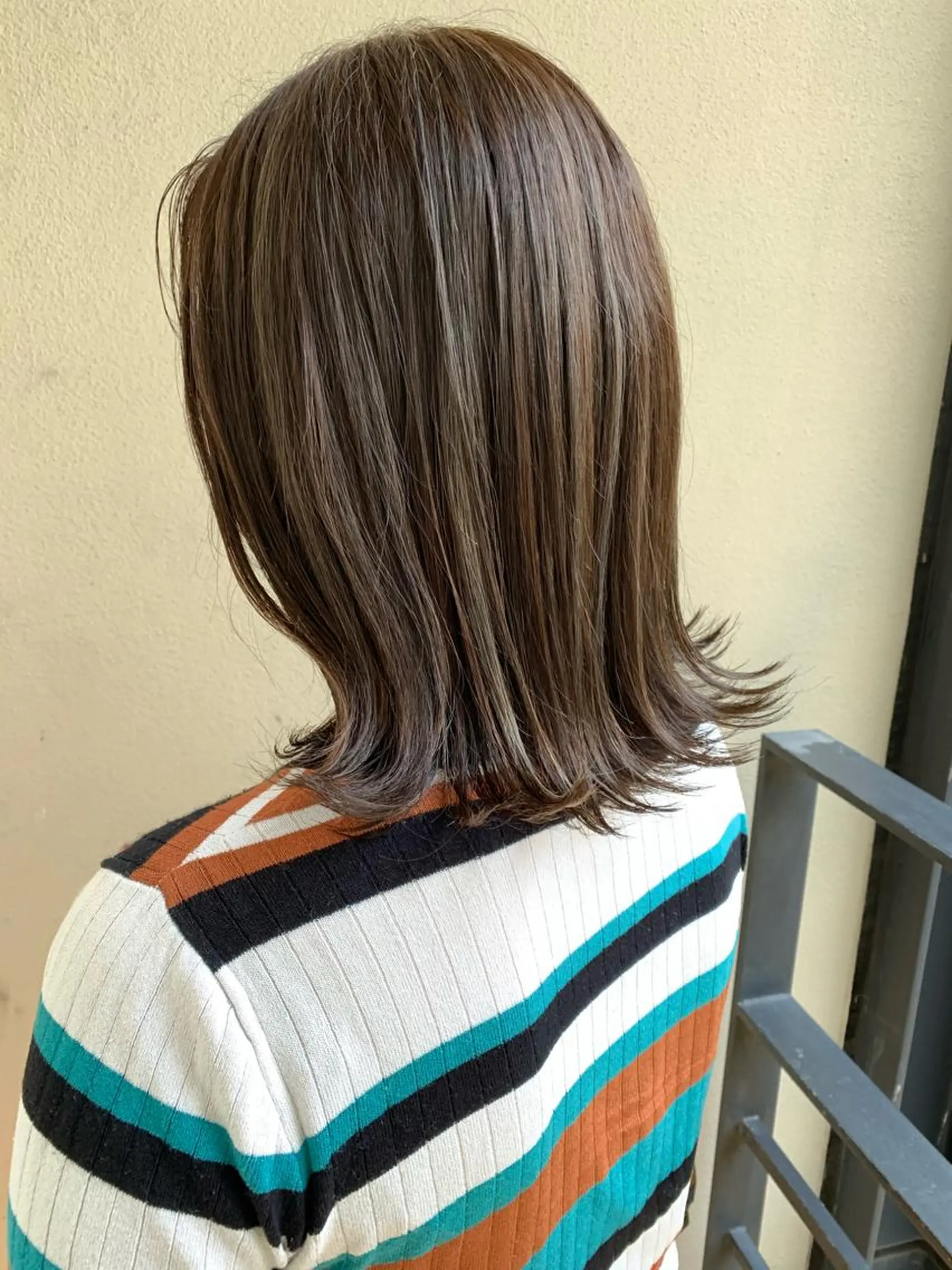 ミディアム ハイライト 大内 志穂のヘアスタイル