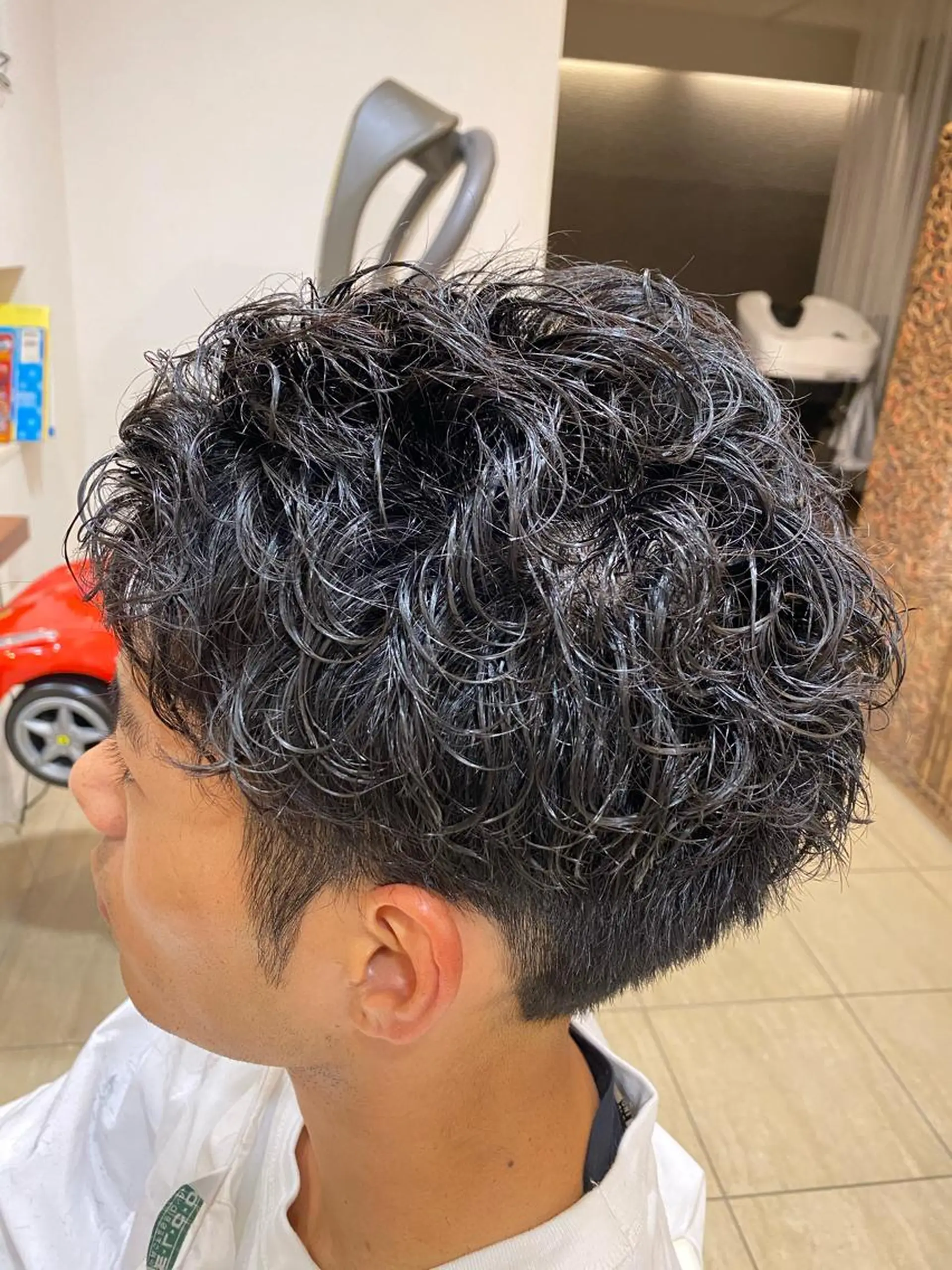 ショート フジサキ ハヤトのヘアスタイル