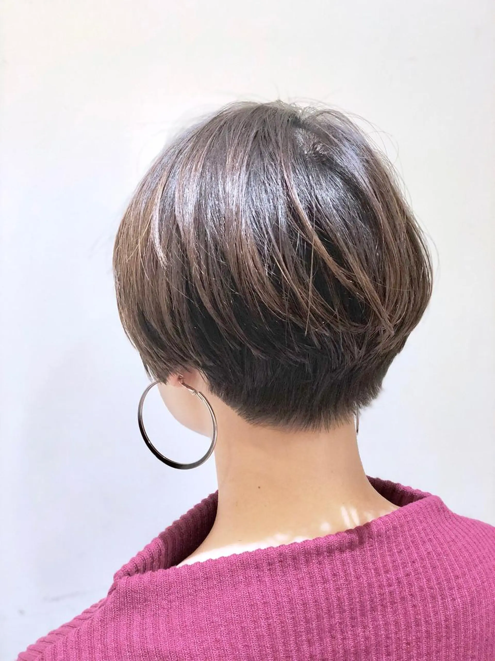 ショート カラー パーマ ヘアアレンジ バレイヤージュ 黒髪 ブルーカラー ブルージュ グラデーションカラー 【ツヤ髪美容師】 ツダケイスケのヘアスタイル