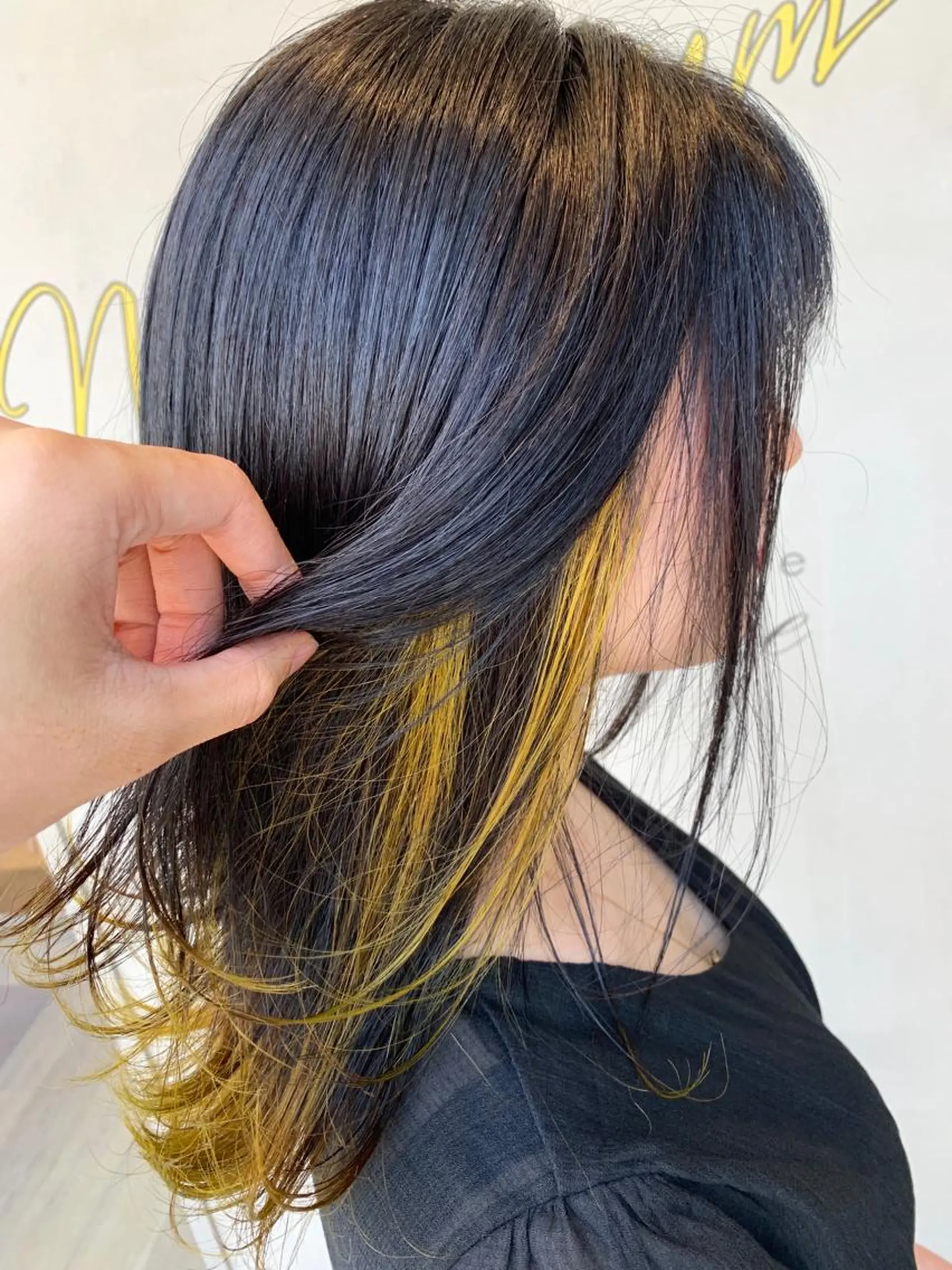 ミディアム ROBBY HIMERIのヘアスタイル
