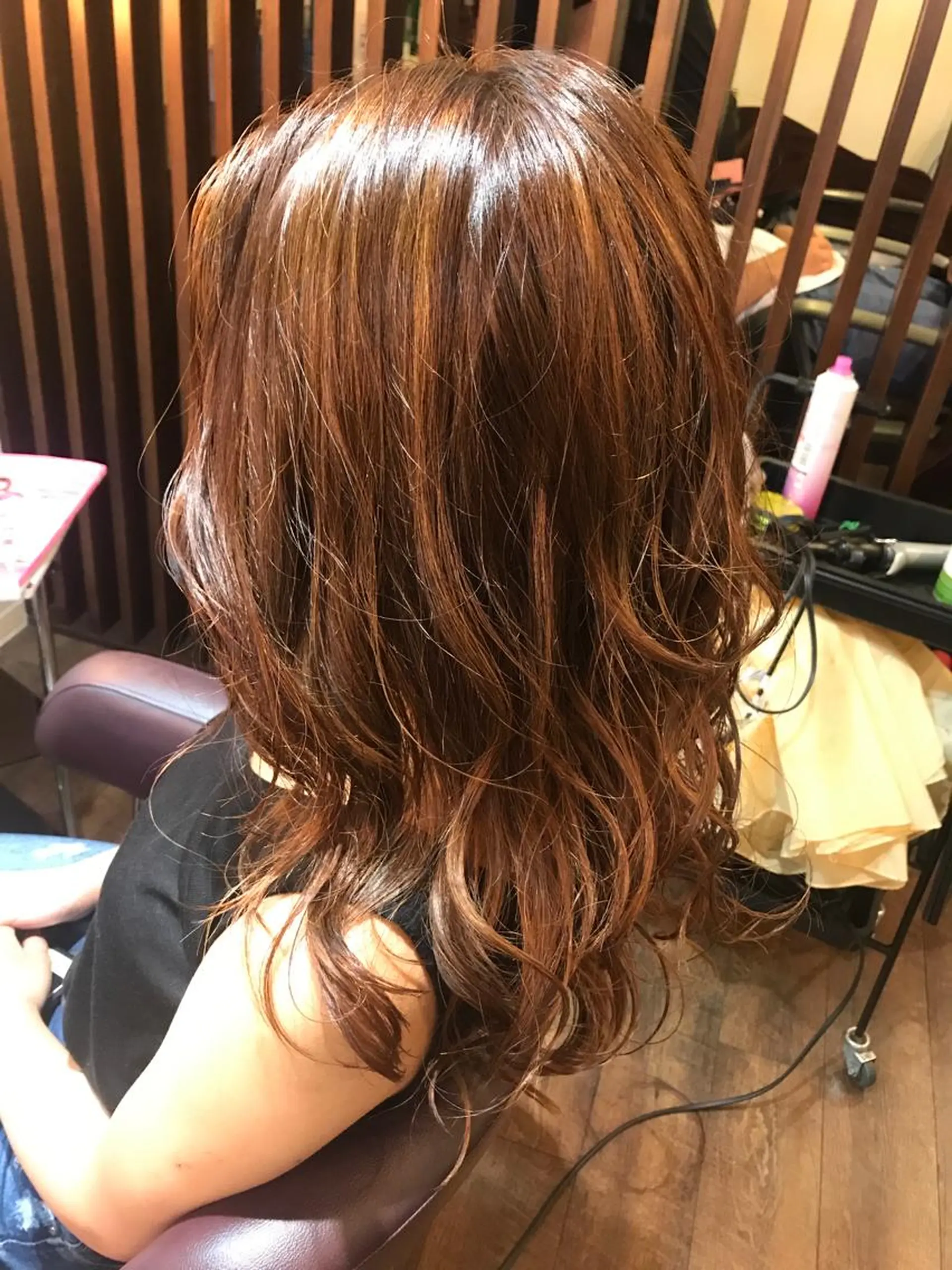 ロング トモタニ ミオのヘアスタイル