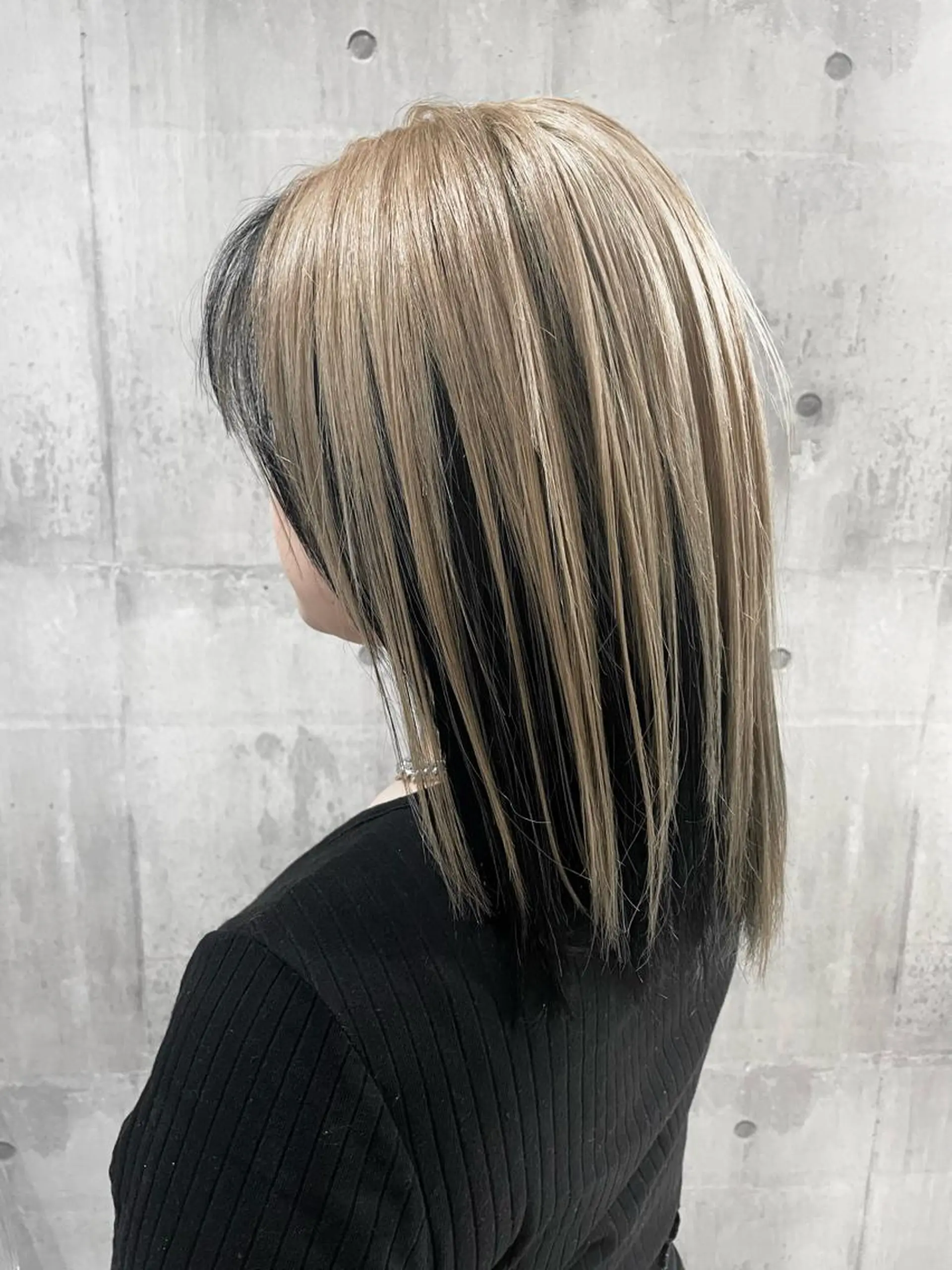 セミロング カラー パーマ ヘアアレンジ アッシュ アッシュグレー アッシュグレージュ バレイヤージュ ミストバング カット ヘアカラー トリートメント 歩くパワースポット 🦋KAHOのヘアスタイル