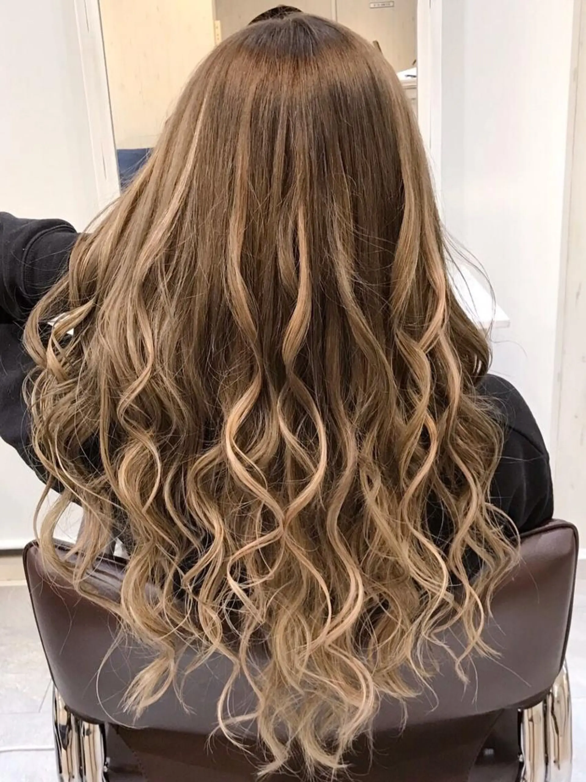 ロング カラー パーマ ヘアアレンジ レミーエクステ大阪 Device梅田のヘアスタイル