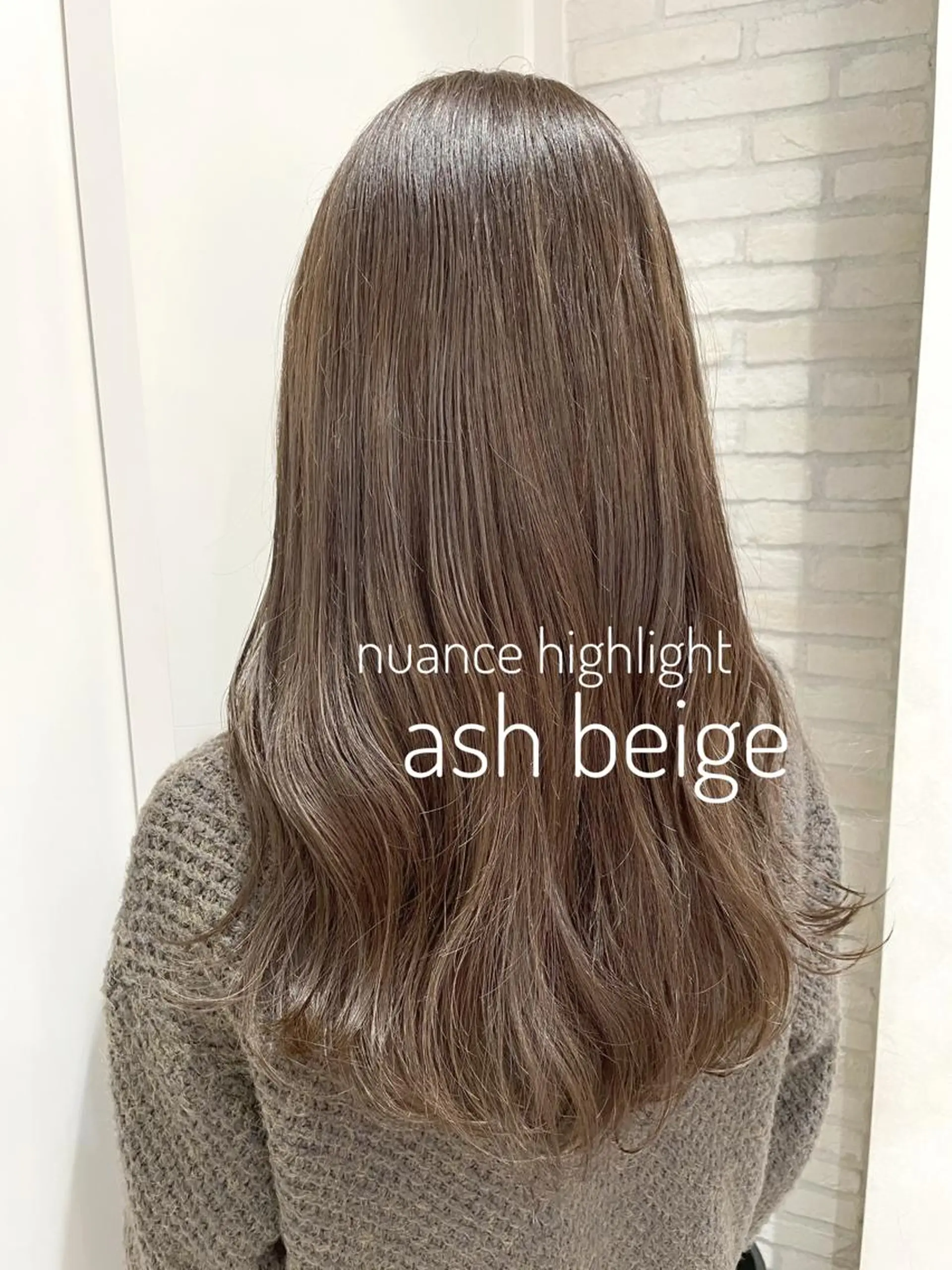 ロング カラー アッシュ ベージュカラー 透明感カラー ハイライトカラー ハイライト oggi +KENJE所属・大平 美沙のヘアスタイル