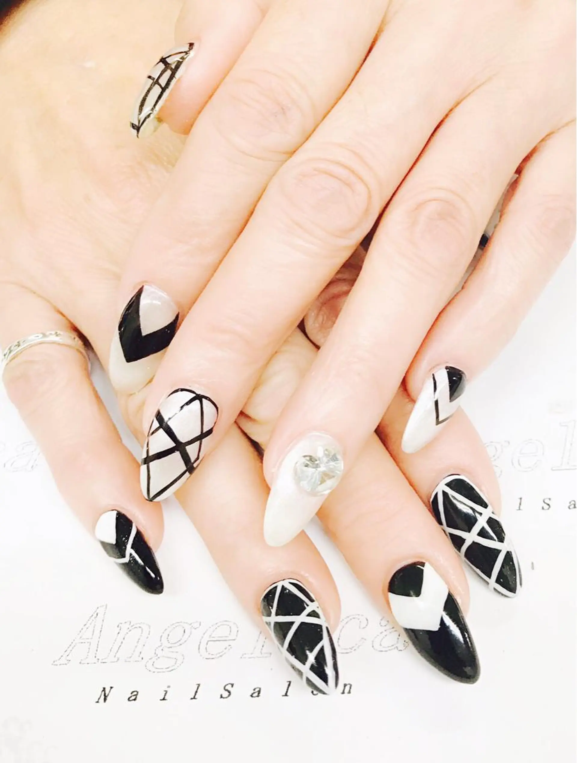 ネイル ハンドネイル Angelica ネイリストのネイルデザイン
