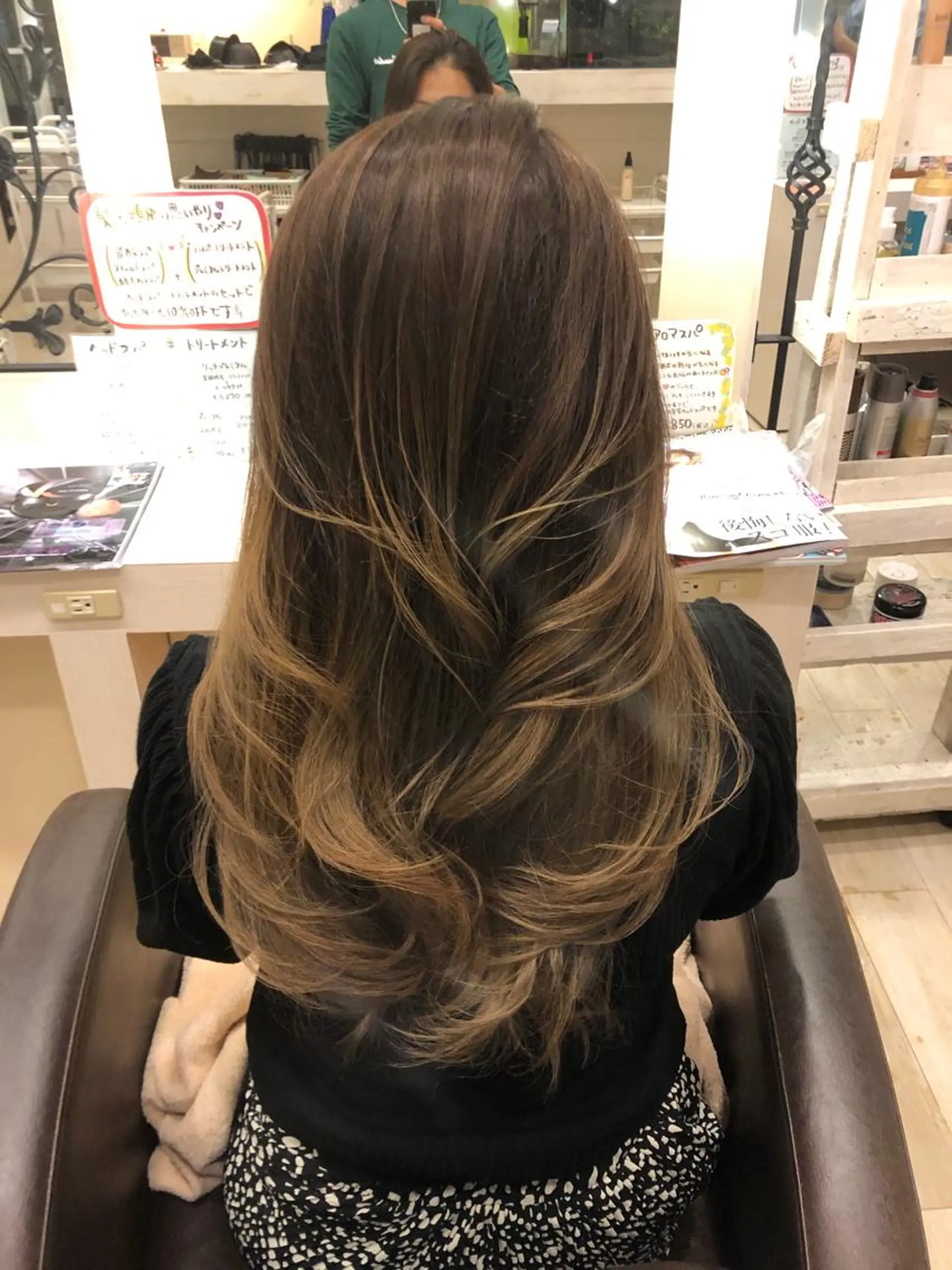 ロング カラー アッシュ バレイヤージュ ブリーチ レイヤーカット Crén by marie 真嘉比店所属・東恩納 誠のヘアスタイル