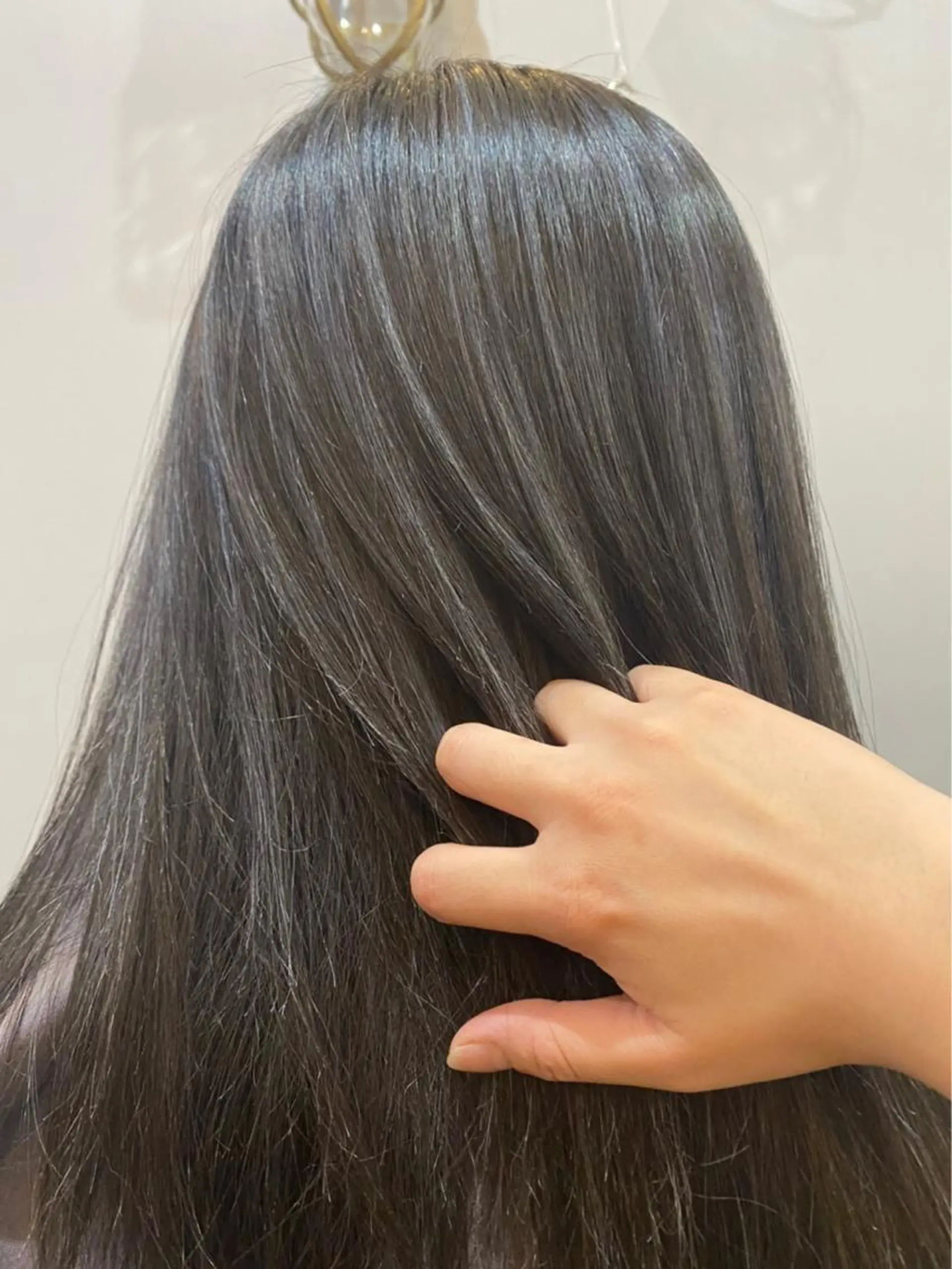 セミロング カラー 透明感カラー ハイライトカラー シルバー ハイライト SHIAN 八王子 🦋小林 美羅🦋のヘアスタイル