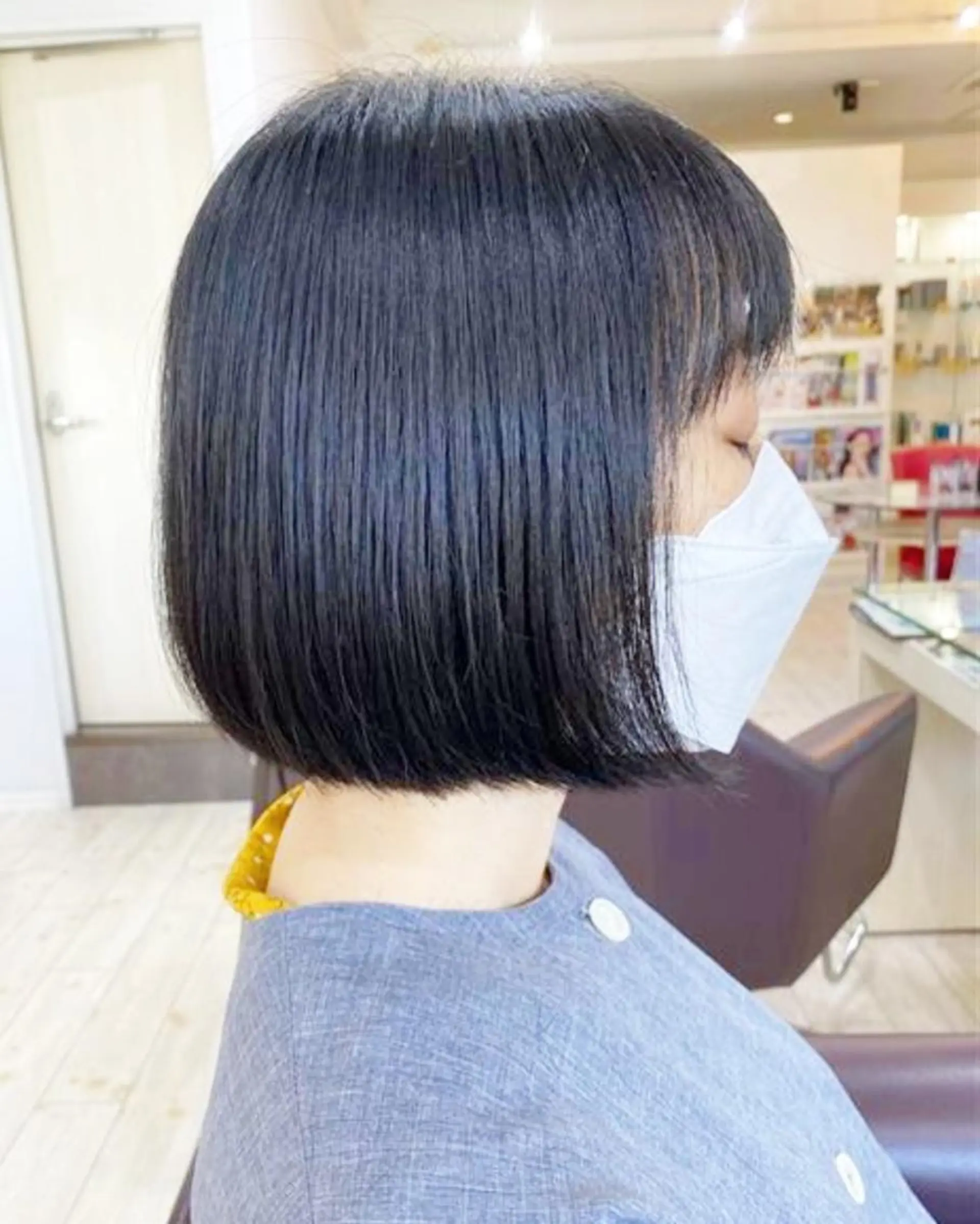 ショート カラー 切りっぱなしボブ ショートボブ グラデーションカラー ボブ くびれヘア favorite b Charmeのヘアスタイル