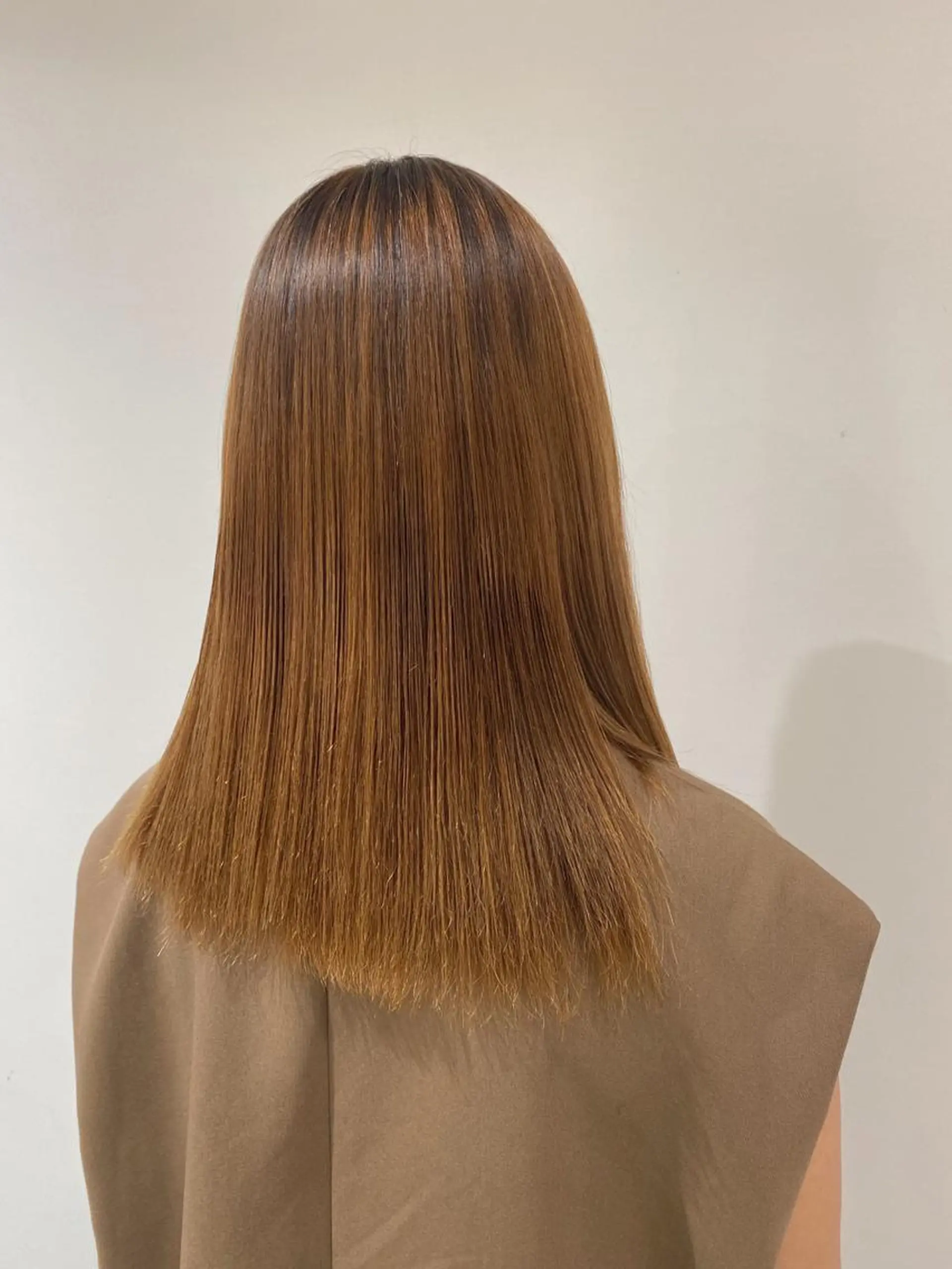 セミロング 谷川 あかりのヘアスタイル