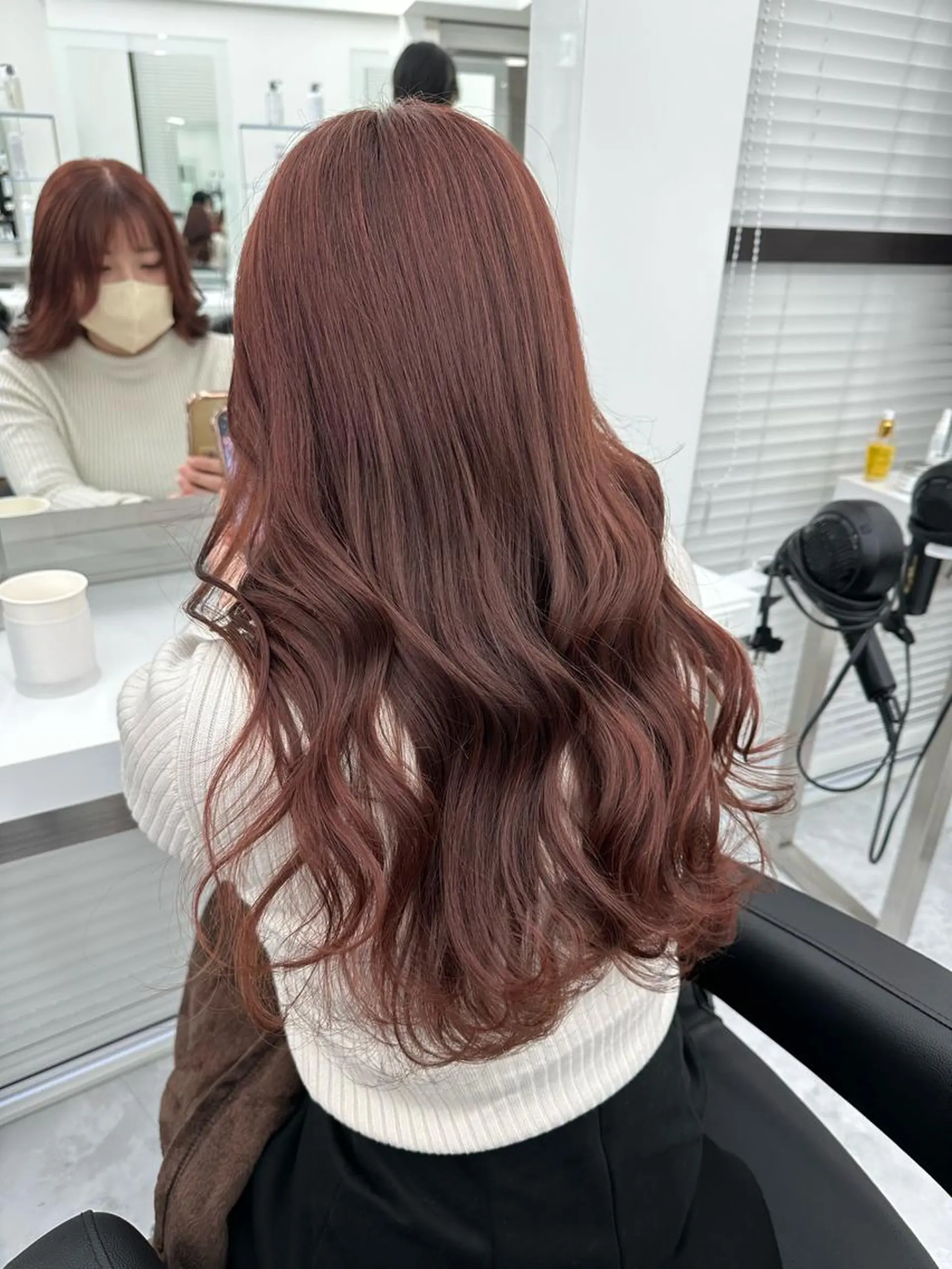 セミロング カラー ケアブリーチ 韓国レイヤーKYONのヘアスタイル
