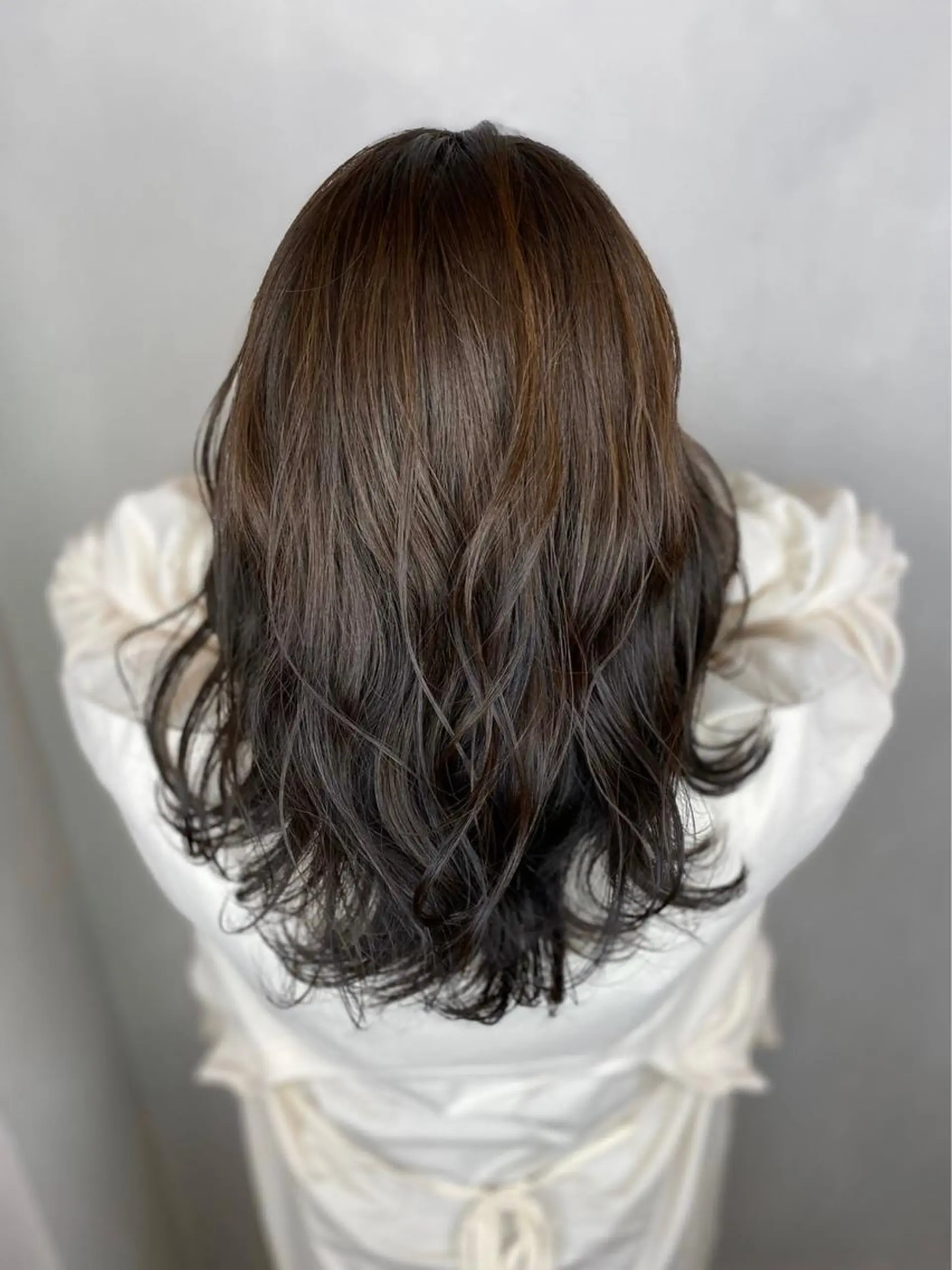 ロング カラー アッシュ アッシュブラウン ブラウンカラー 透明感カラー BROCANTE✂︎ karasawa.nのヘアスタイル