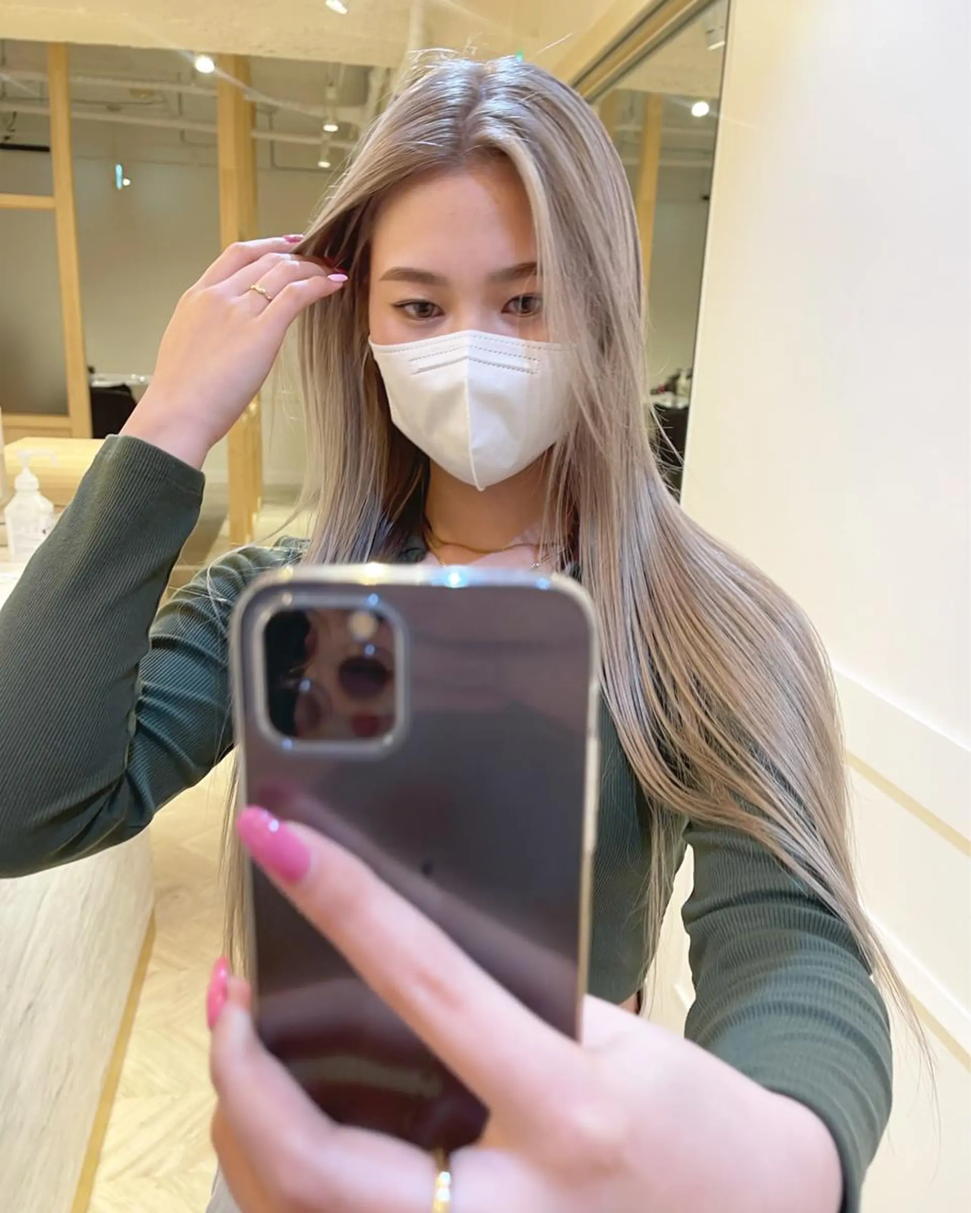 ロング カラー ベージュカラー ブリーチ ブロンド ブロンドベージュ ケアブリーチ カット ヘアカラー トリートメント PALAN K-Beauty SHINJUKU所属・“ミニモ最高評価獲得 “代表"Kohei"のヘアスタイル