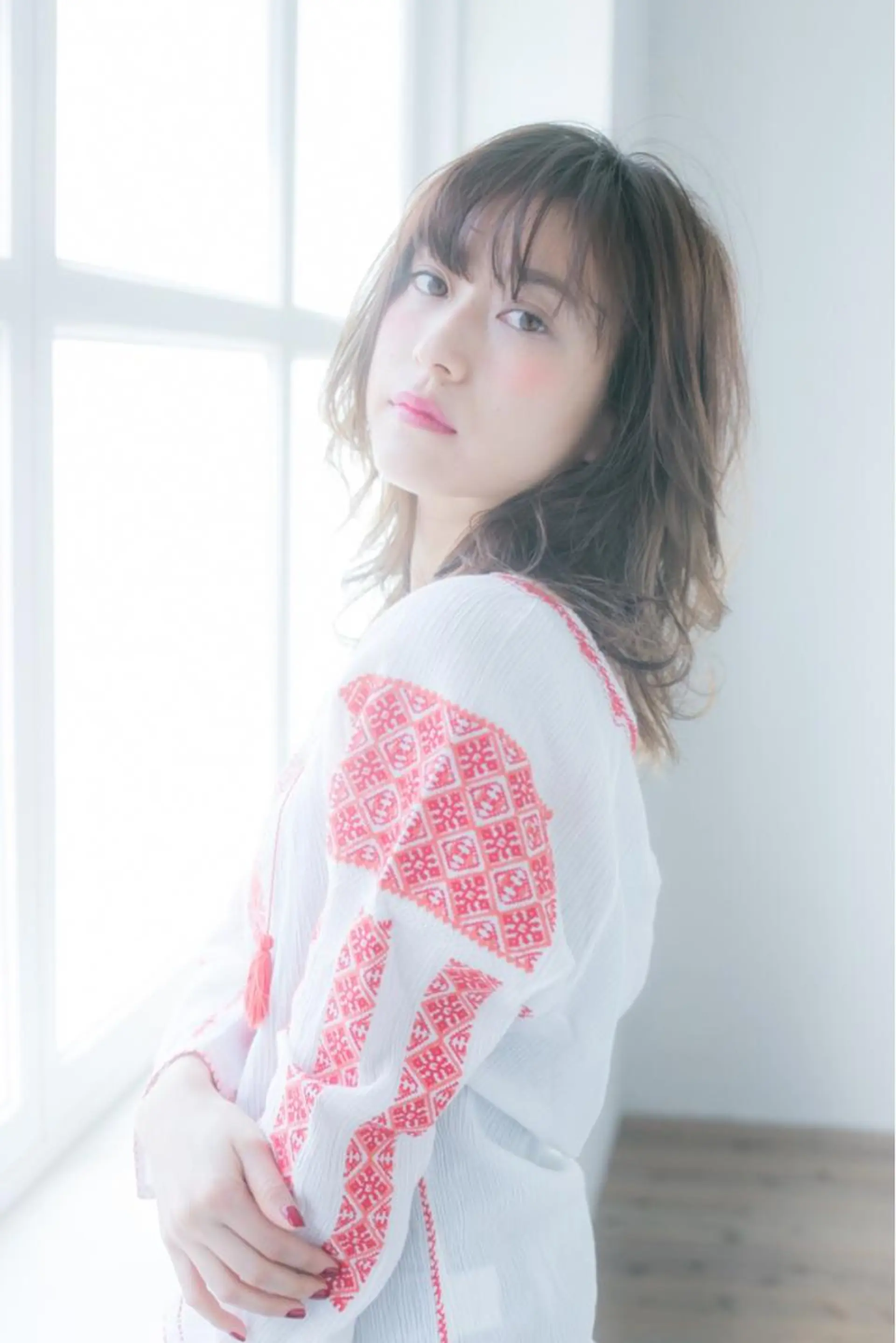 ミディアム カラー ヘアアレンジ ベージュカラー 透明感カラー レイヤーカット ヘアカラー トリートメント 韓国系ダブルカラー✨ ハイライト専門✨春日のヘアスタイル