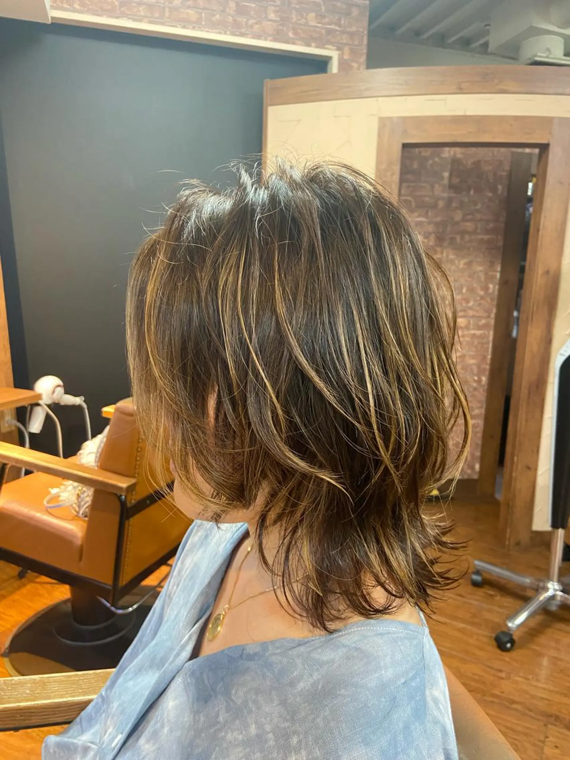 ミディアム カラー ハイライトカラー ハイライト ウルフカット カット ヘアカラー 鈴木慎一レイヤー ／ウルフ／ショートのヘアスタイル