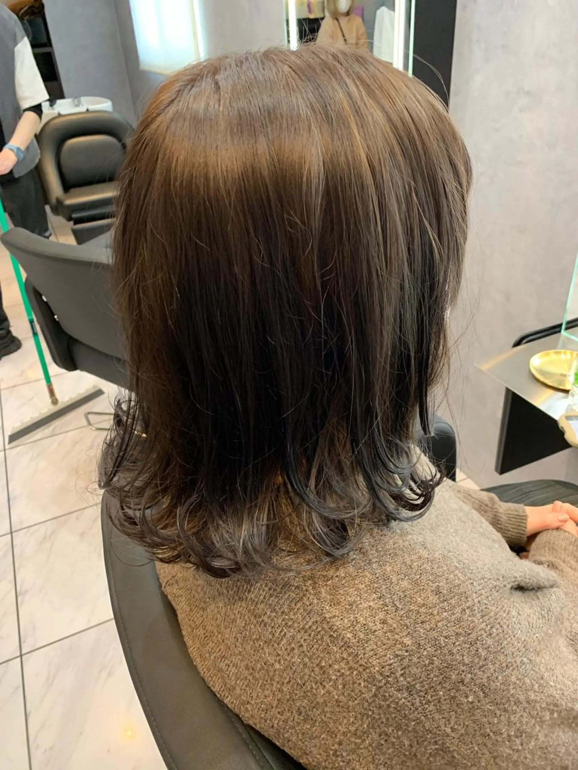 ミディアム カラー ブリーチ グレージュ ラベンダーカラー ラベンダーグレージュ ラベンダーグレー ヘアカラー トリートメント 透明感/ブリーチ縮毛 /髪質改善/星野純一のヘアスタイル