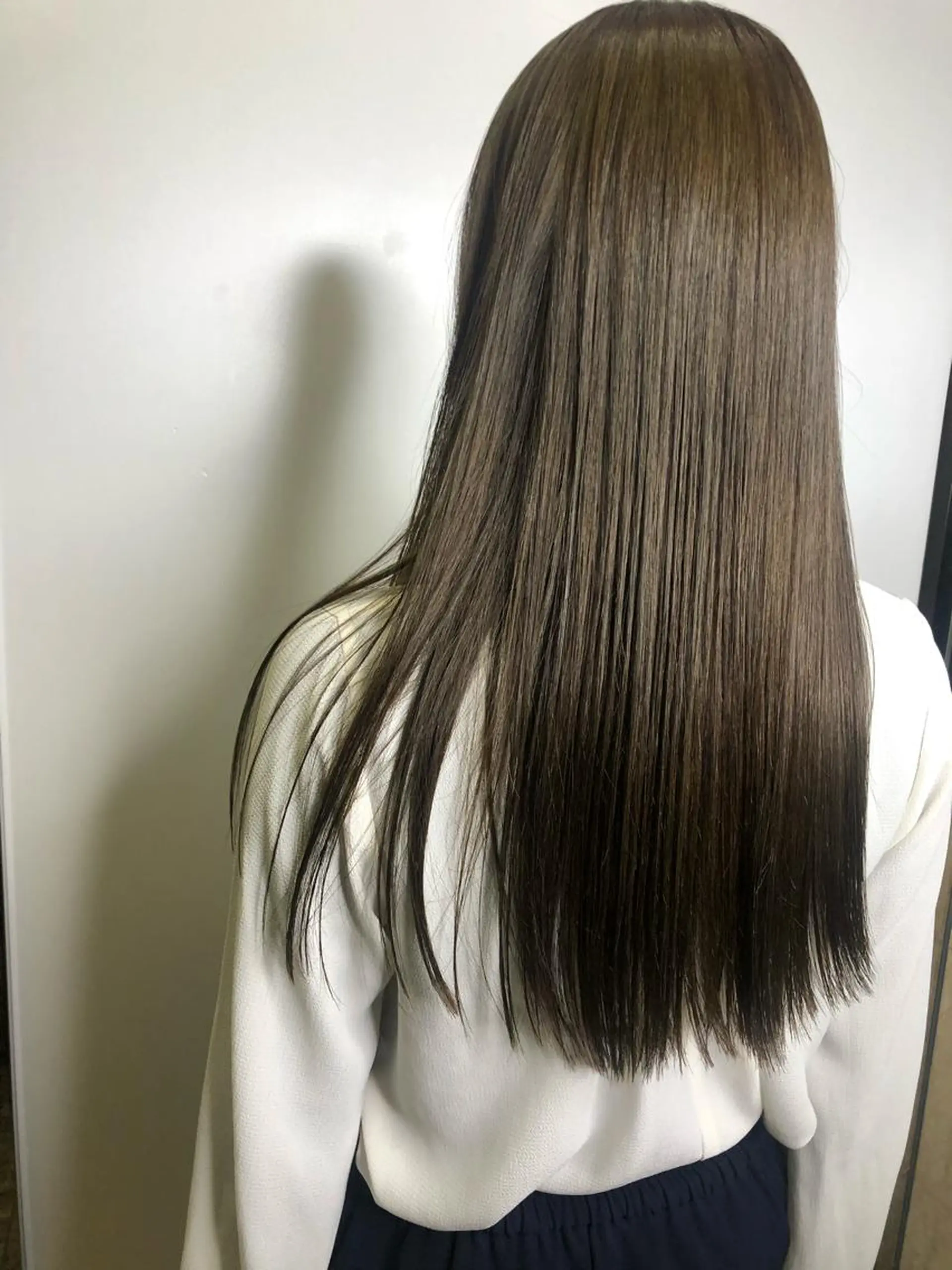 ロング カラー ベージュカラー オリーブベージュ ✴︎赤み除去カラー daichi✴︎のヘアスタイル