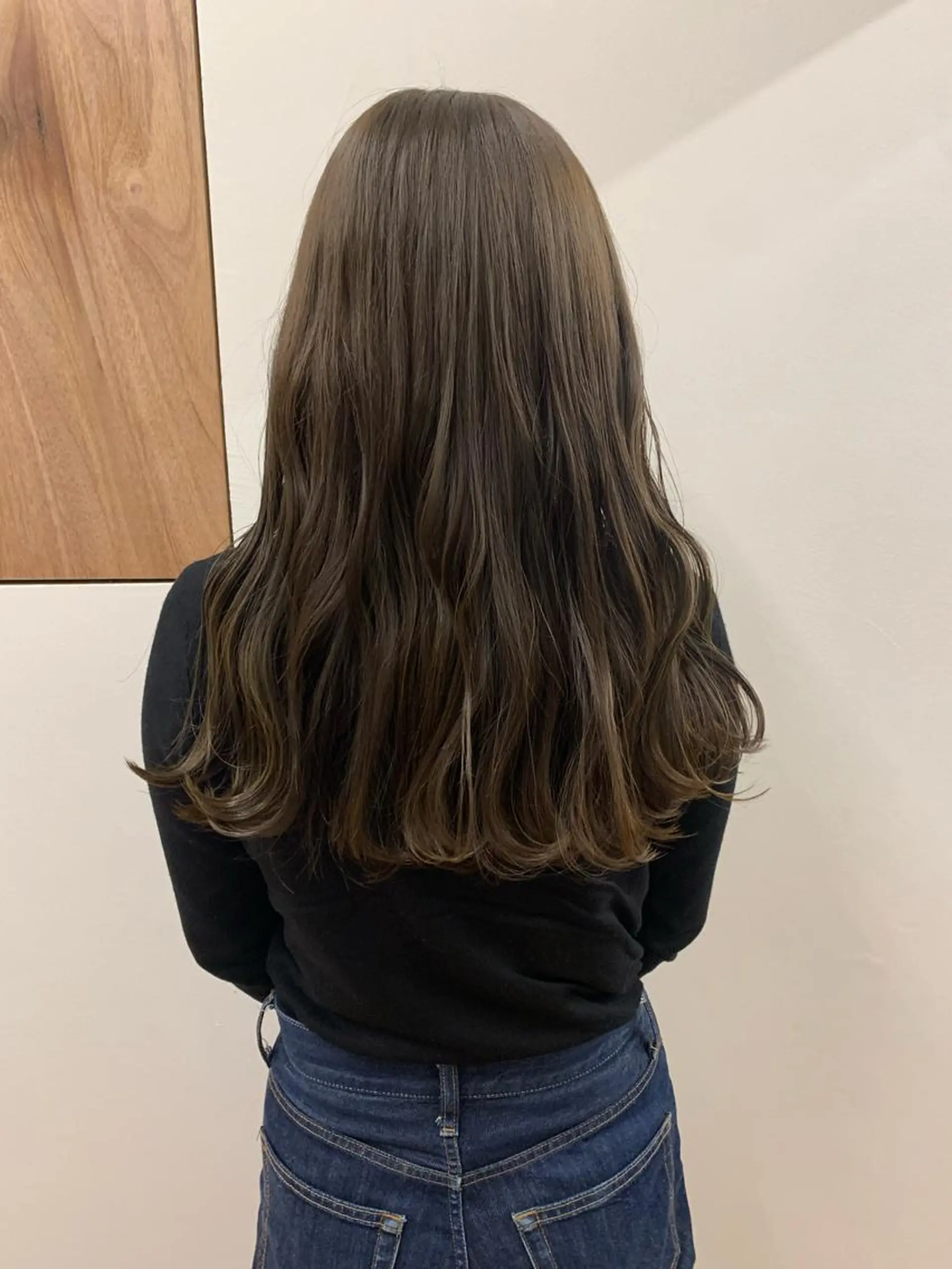 ロング カラー ブリーチ 透明感カラー ダブルカラー オリーブカラー ヘアカラー トリートメント yupi🐈⬛ レイヤー/パーマのヘアスタイル