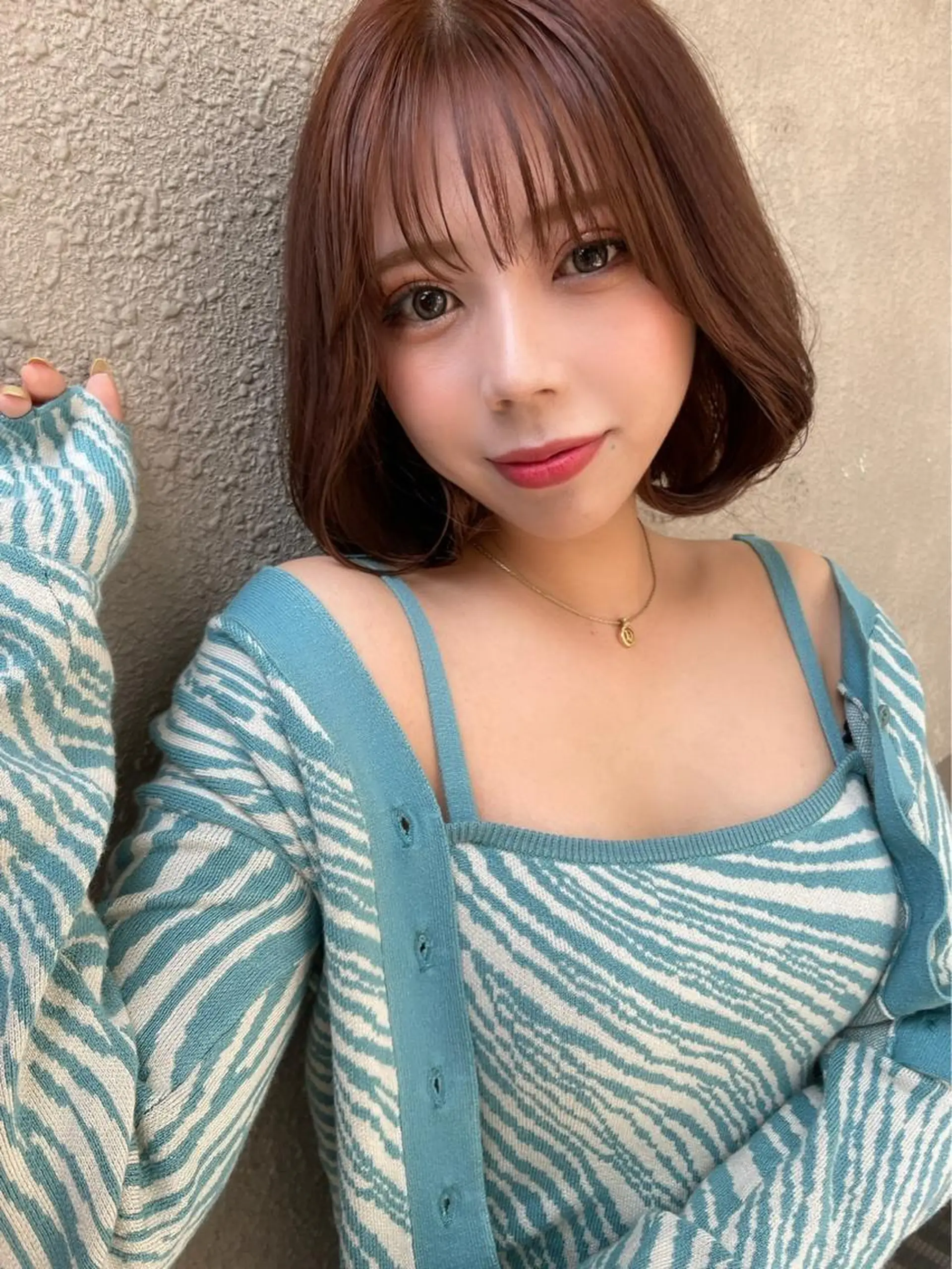 ミディアム 💛うる艶ハイトーン LEON💛のヘアスタイル