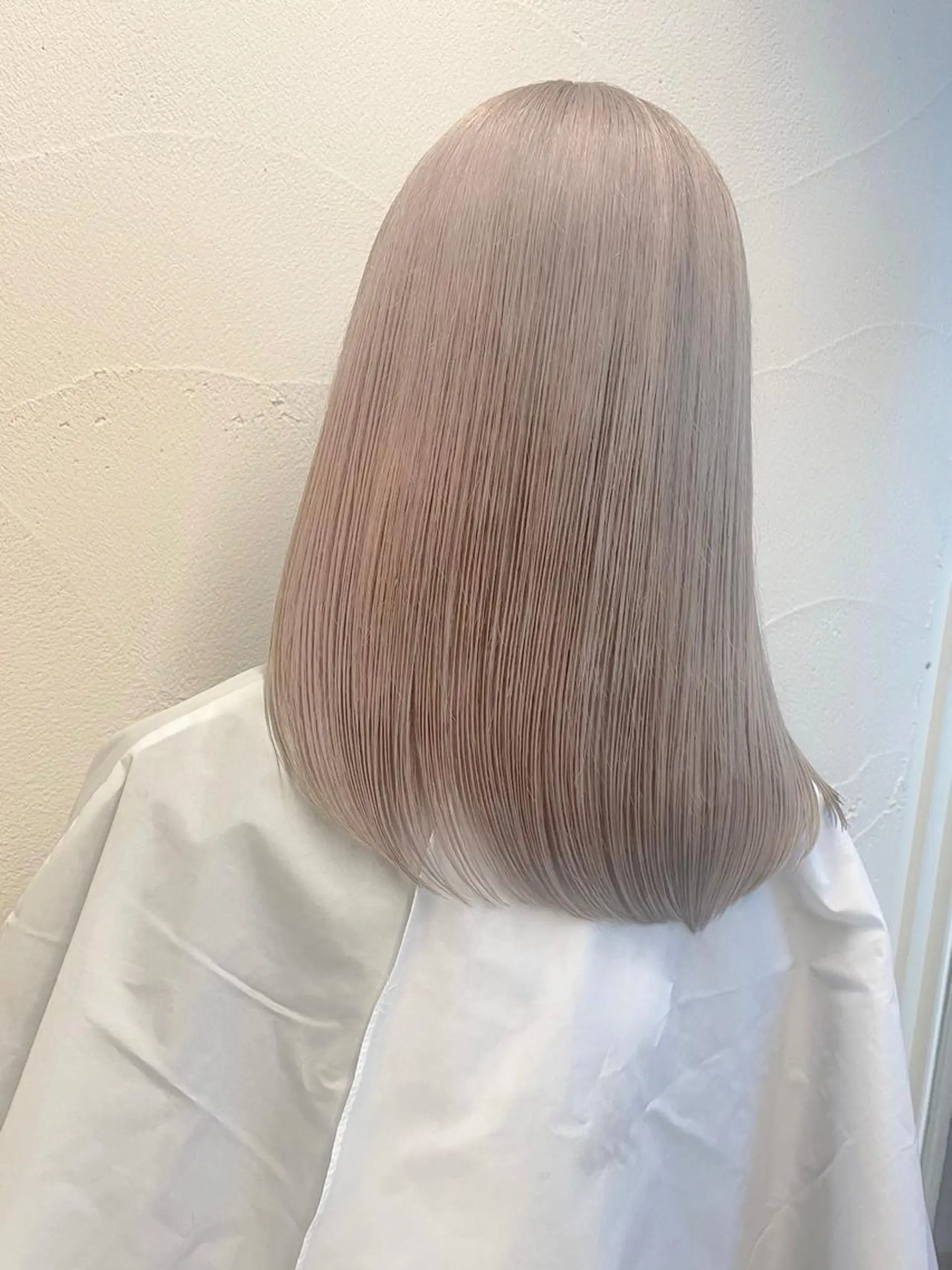 ミディアム カラー アクアカラー ベージュカラー ブリーチ ケアブリーチ ハイライトカラー ヘアカラー トリートメント 王子田 隼のヘアスタイル