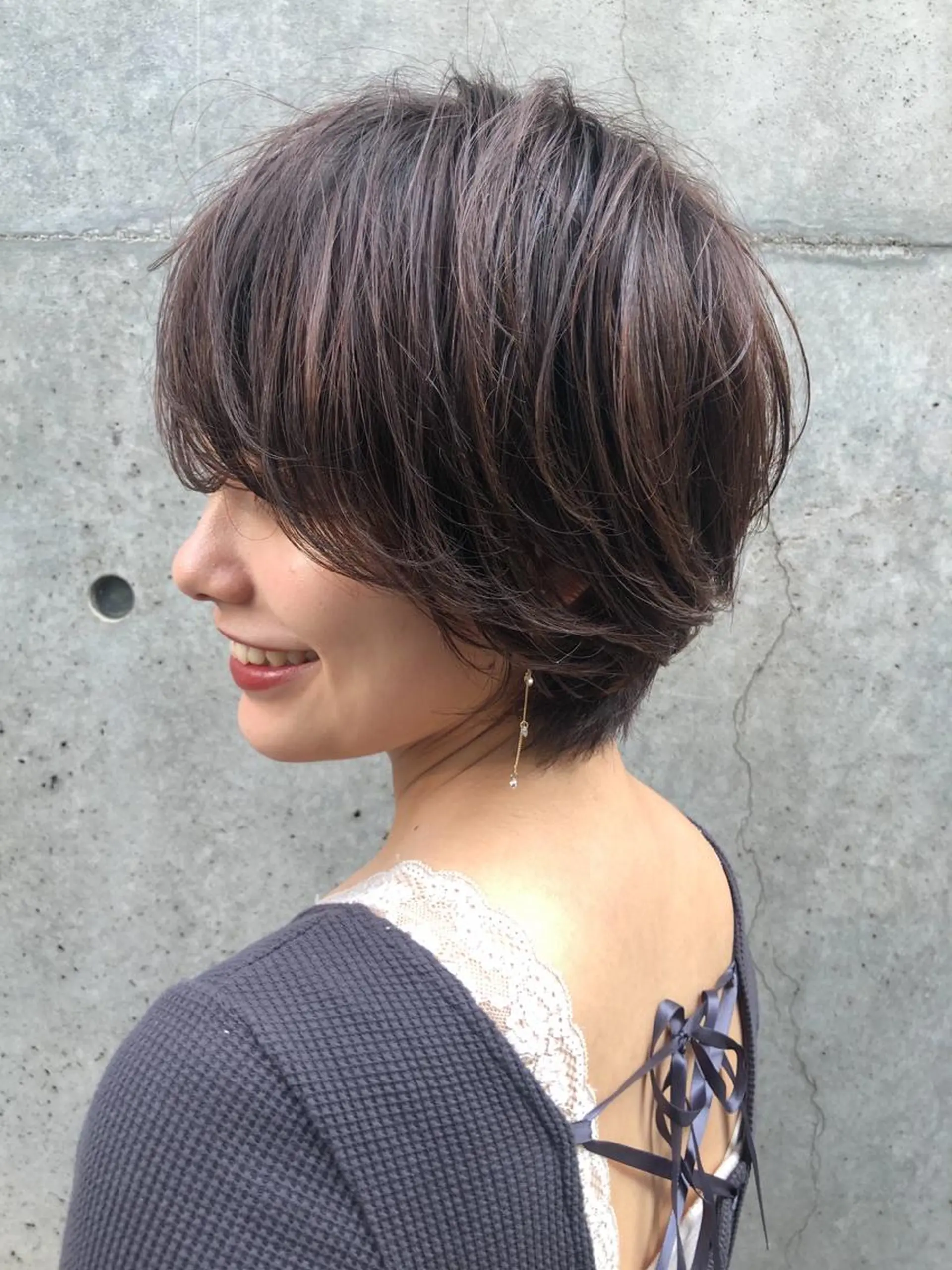 ショート ioe 茶屋町のヘアスタイル