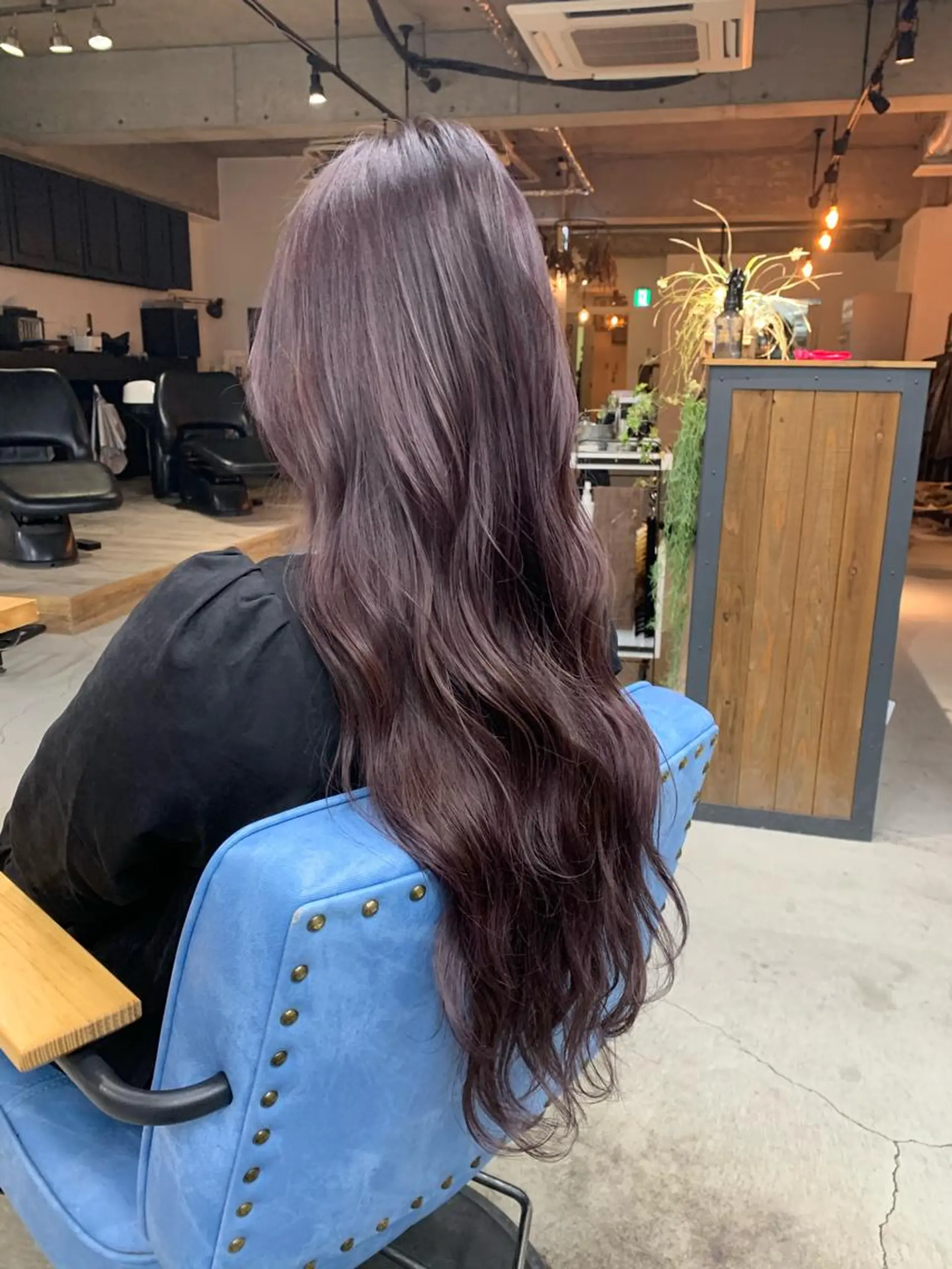 ロング カラー momo 岡崎のヘアスタイル