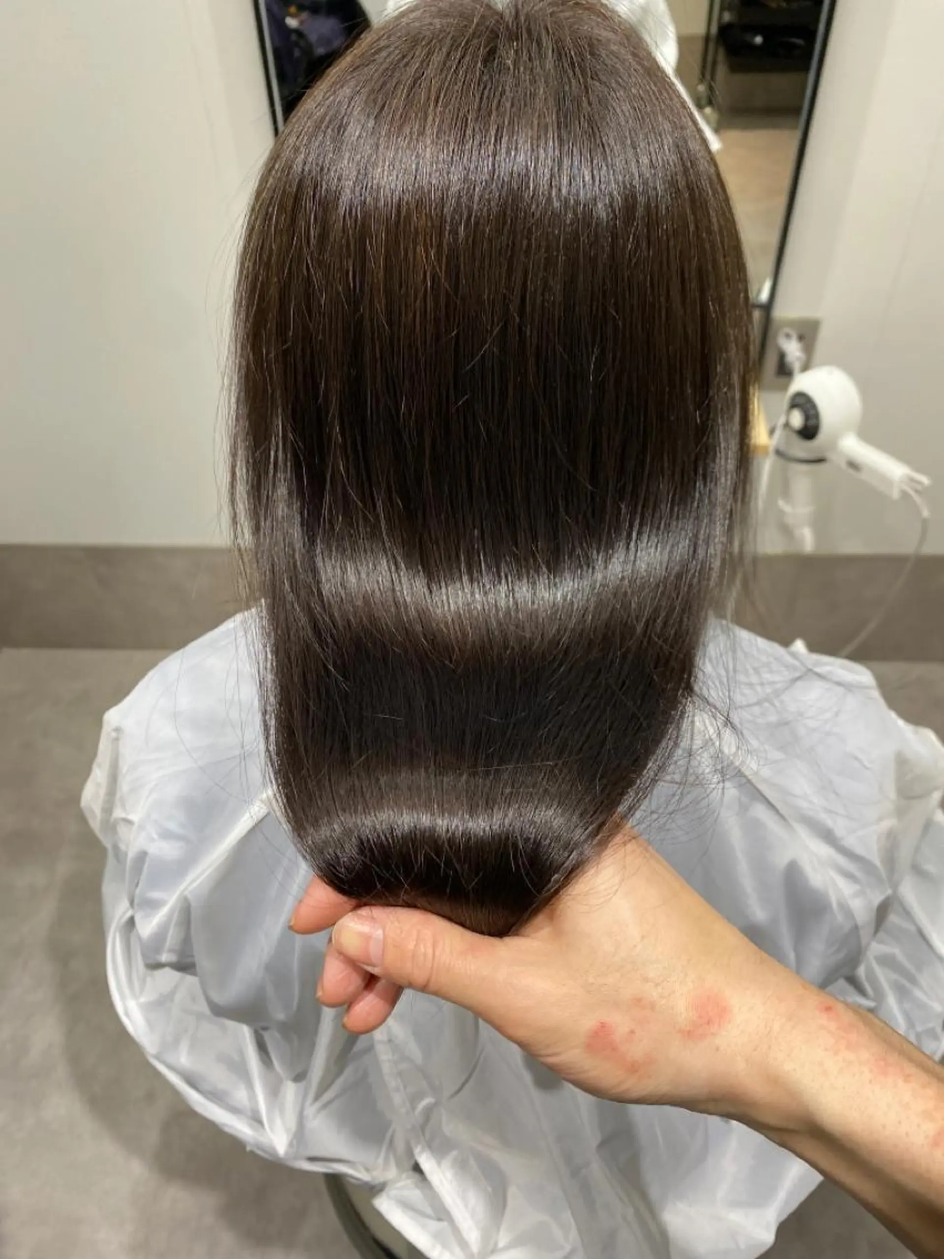 セミロング カラー 髪質改善・育髪サロンABELIA所属・大西 敦之のヘアスタイル