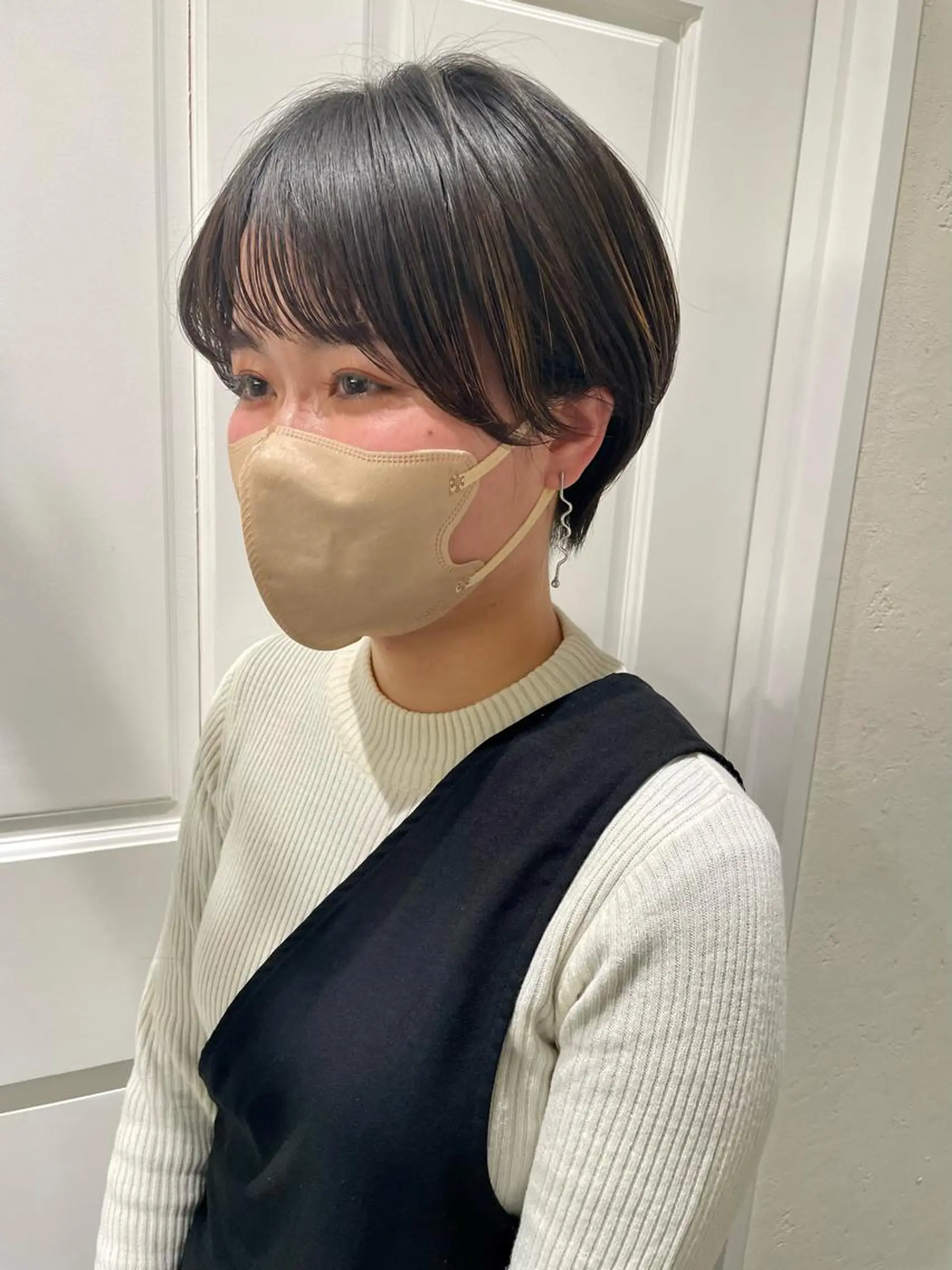 ショート カラー ショートヘア カット ヘアカラー トリートメント 小泉 葵のヘアスタイル
