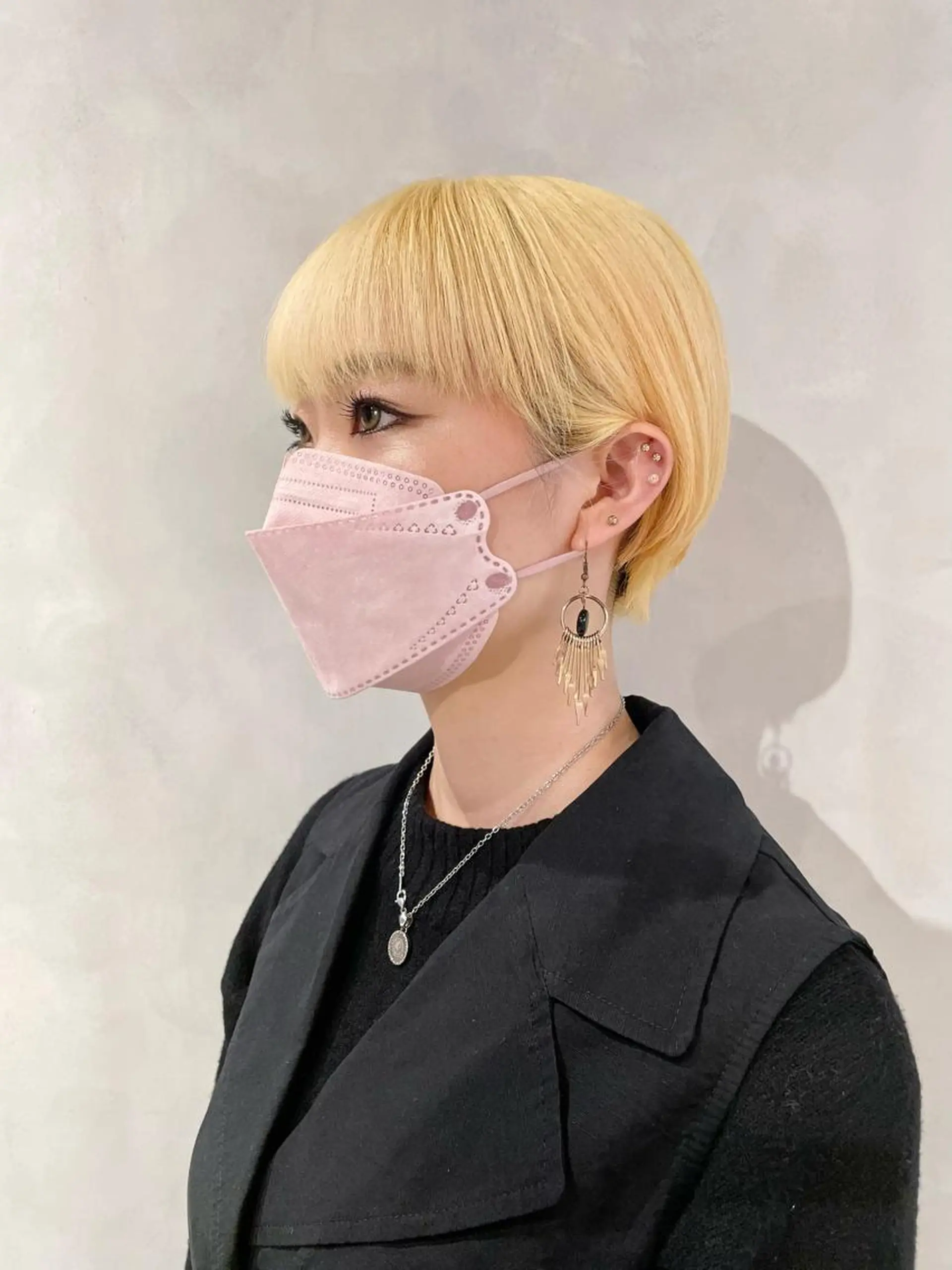 ショート カラー ブロンド ホワイトブロンド ヘアカラー トリートメント ヘアセット meme原宿所属・ブロンド・ハイトーン ／遠藤将太のヘアスタイル