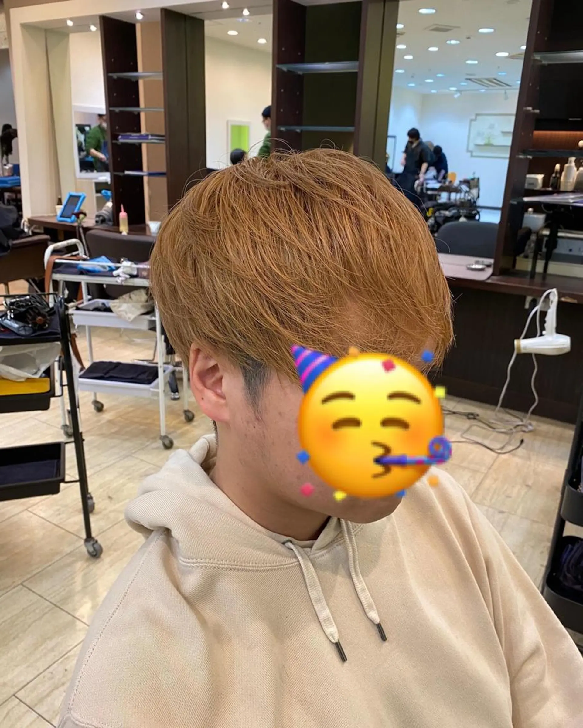 ミディアム カラー ベージュカラー ヘアカラー 【阪急六甲 サロン ド ロイ】所属・メンズ特化 岸本 阪急六甲サロンドロイのヘアスタイル