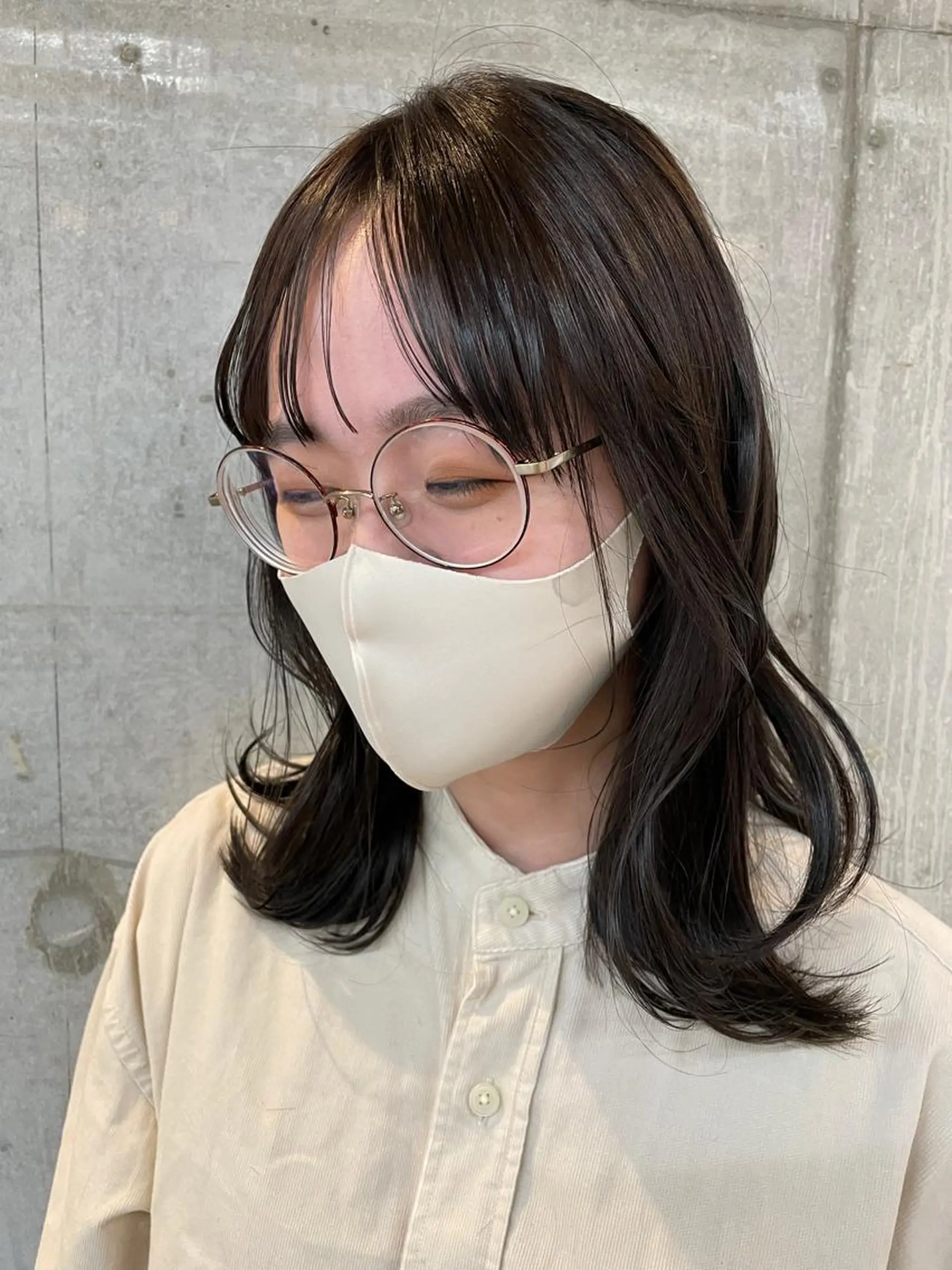 セミロング カット ヘアカラー 女性に人気♪ はやしほのかのヘアスタイル